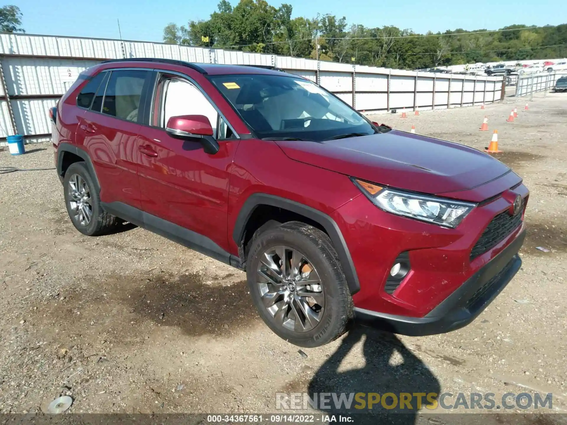 1 Photograph of a damaged car 2T3C1RFV3LW071629 TOYOTA RAV4 2020