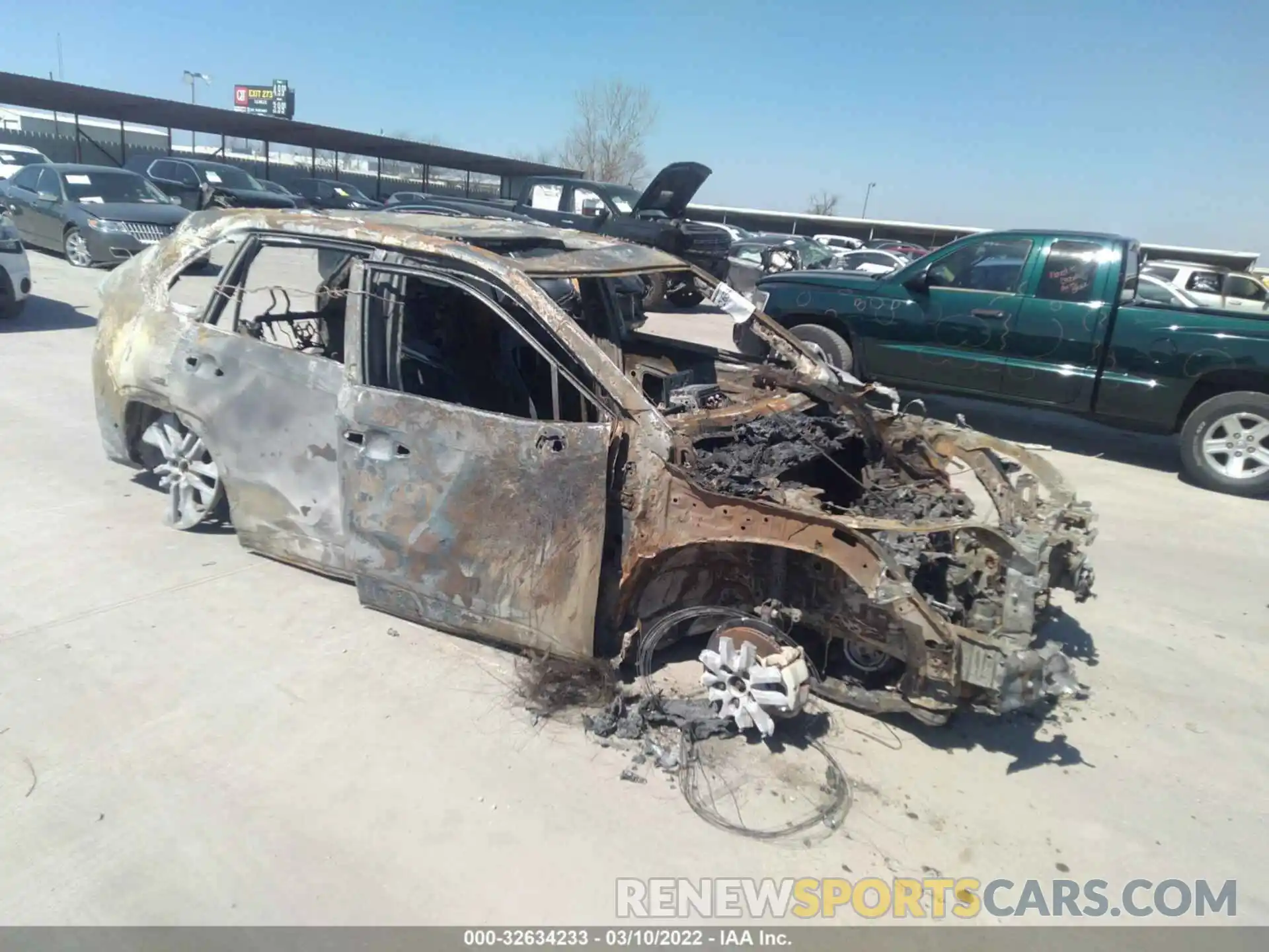 1 Photograph of a damaged car 2T3C1RFV3LW082551 TOYOTA RAV4 2020