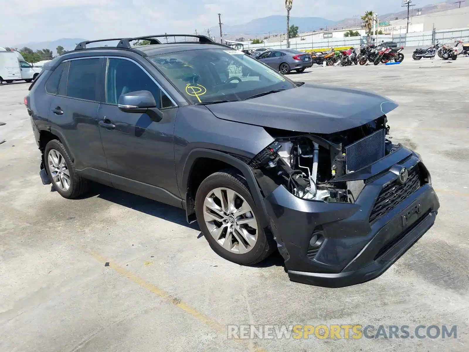 1 Photograph of a damaged car 2T3C1RFV3LW084879 TOYOTA RAV4 2020