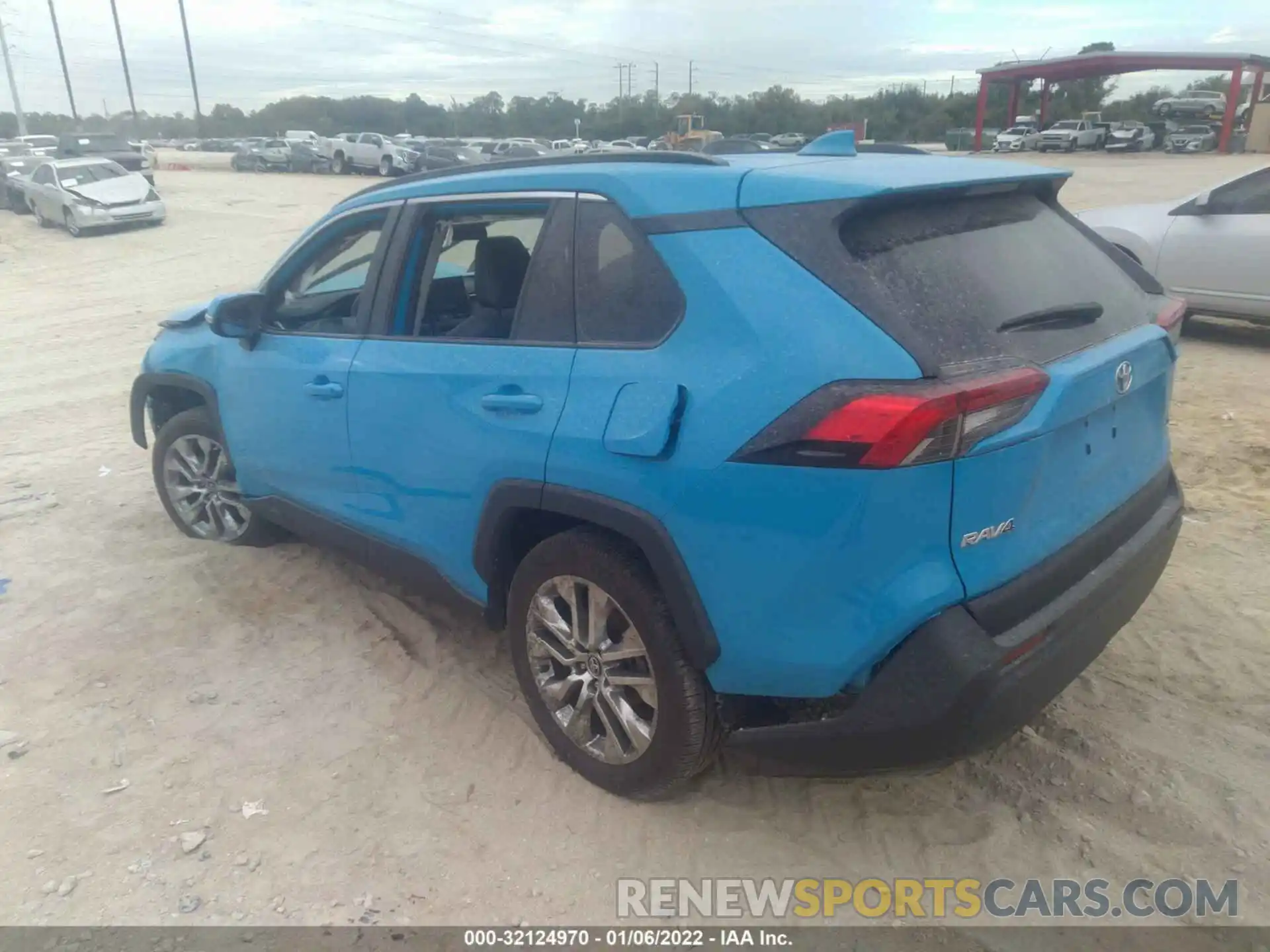 3 Photograph of a damaged car 2T3C1RFV3LW090326 TOYOTA RAV4 2020