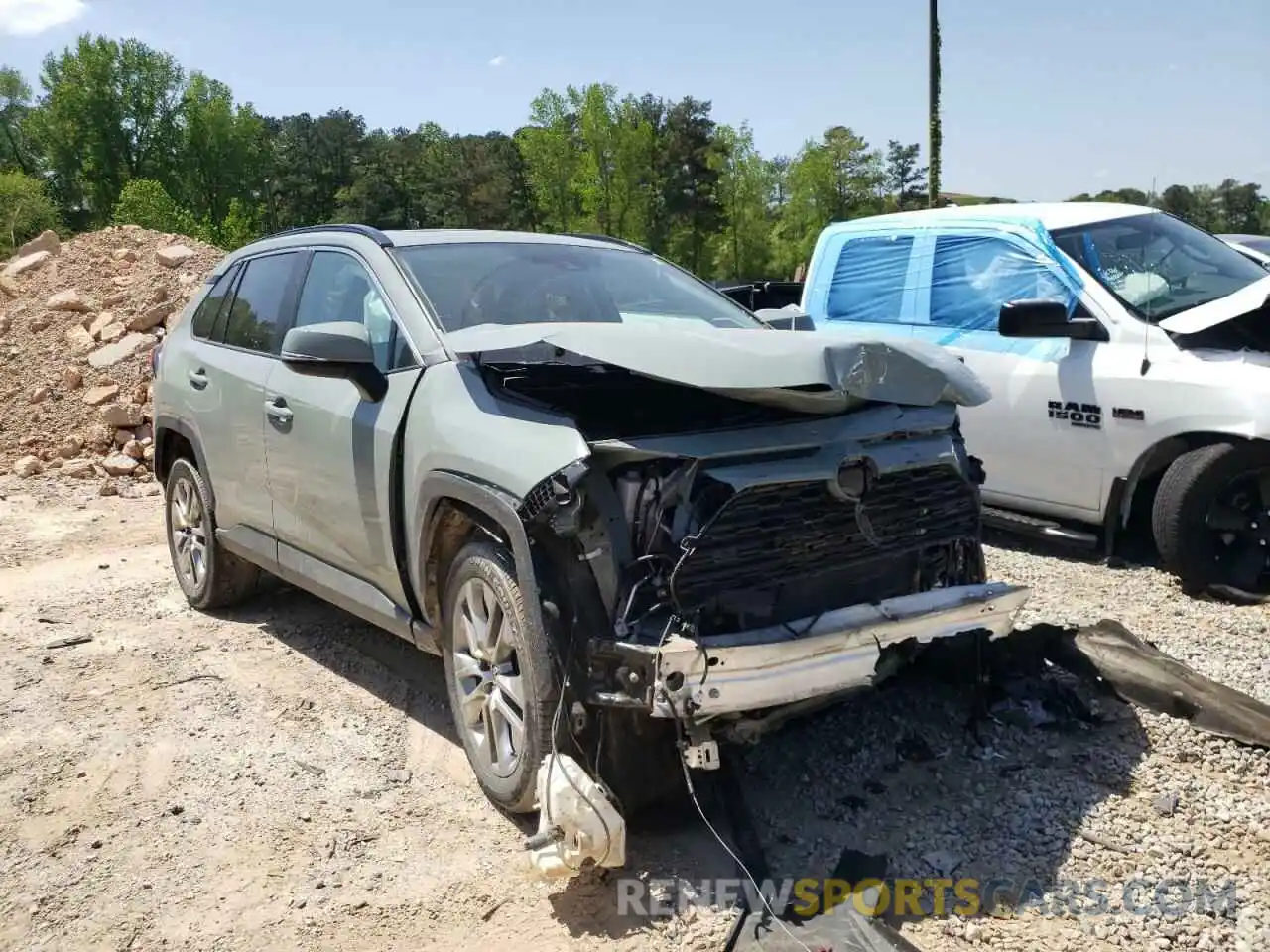 1 Photograph of a damaged car 2T3C1RFV3LW091928 TOYOTA RAV4 2020