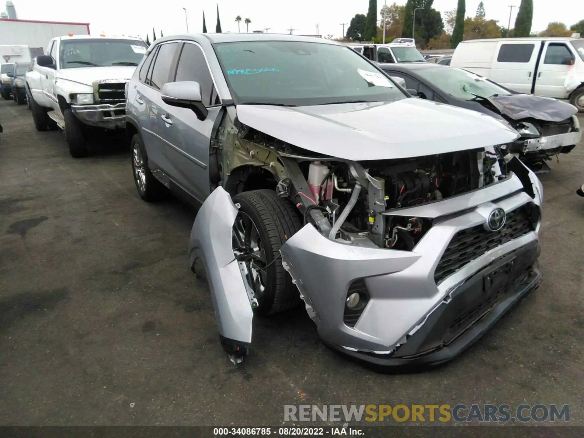 1 Photograph of a damaged car 2T3C1RFV3LW097762 TOYOTA RAV4 2020