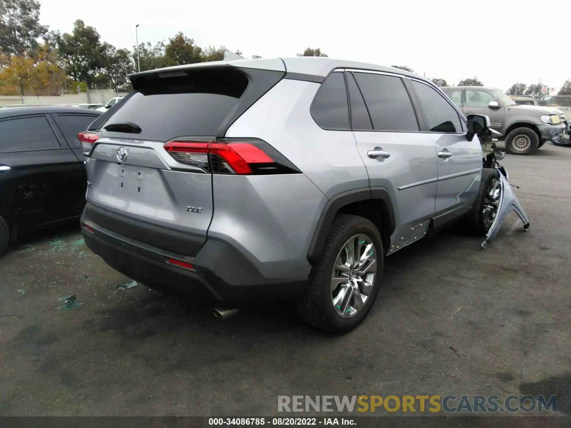 4 Photograph of a damaged car 2T3C1RFV3LW097762 TOYOTA RAV4 2020