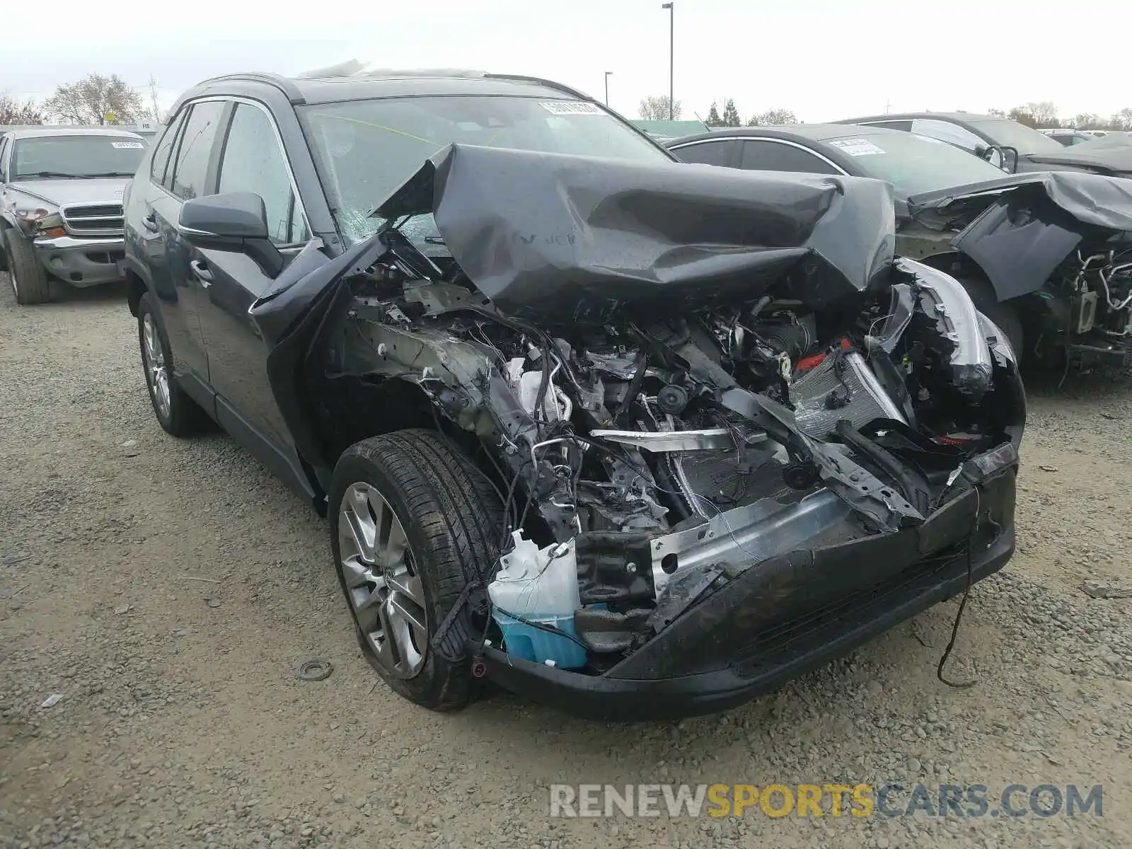 1 Photograph of a damaged car 2T3C1RFV4LC060642 TOYOTA RAV4 2020