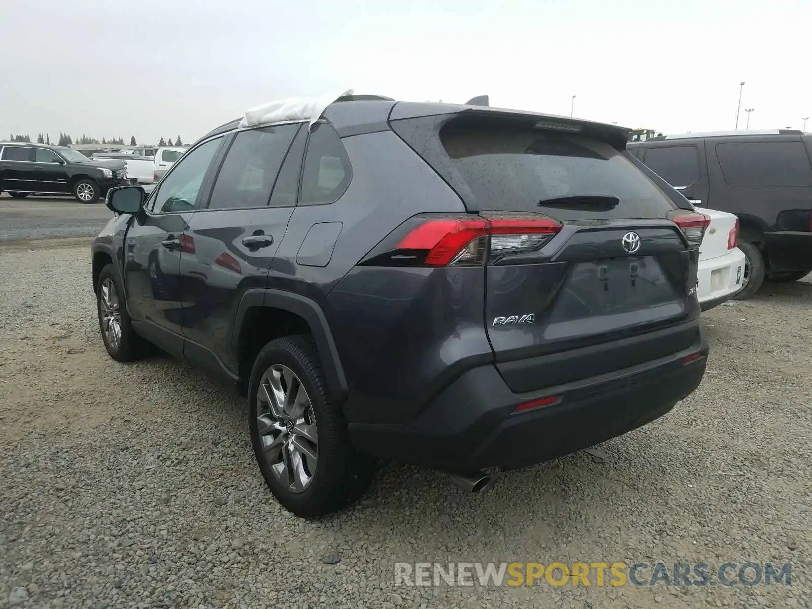 3 Photograph of a damaged car 2T3C1RFV4LC060642 TOYOTA RAV4 2020