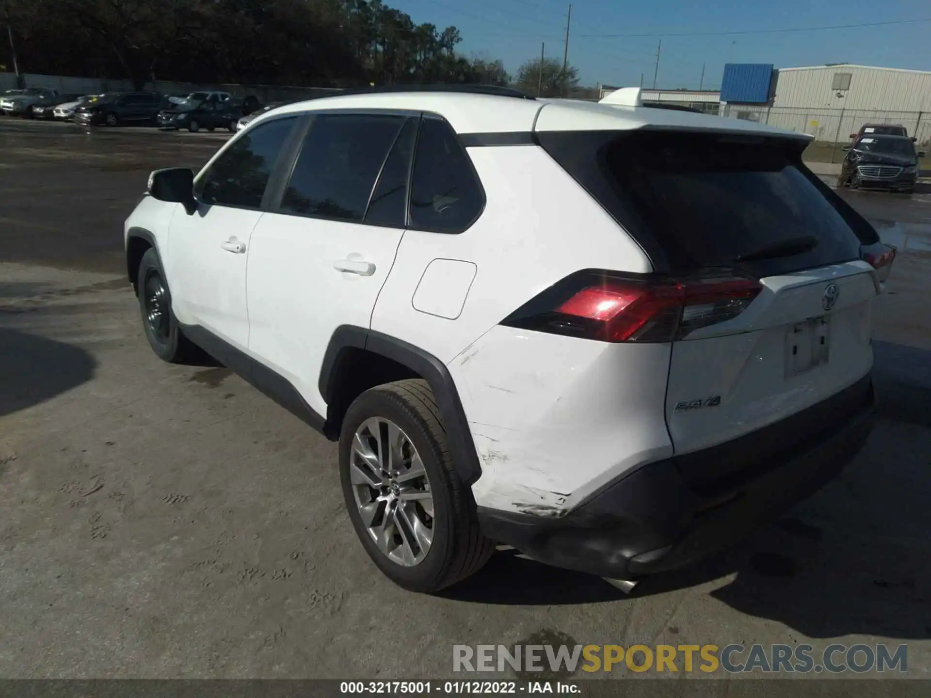 3 Photograph of a damaged car 2T3C1RFV4LC065517 TOYOTA RAV4 2020