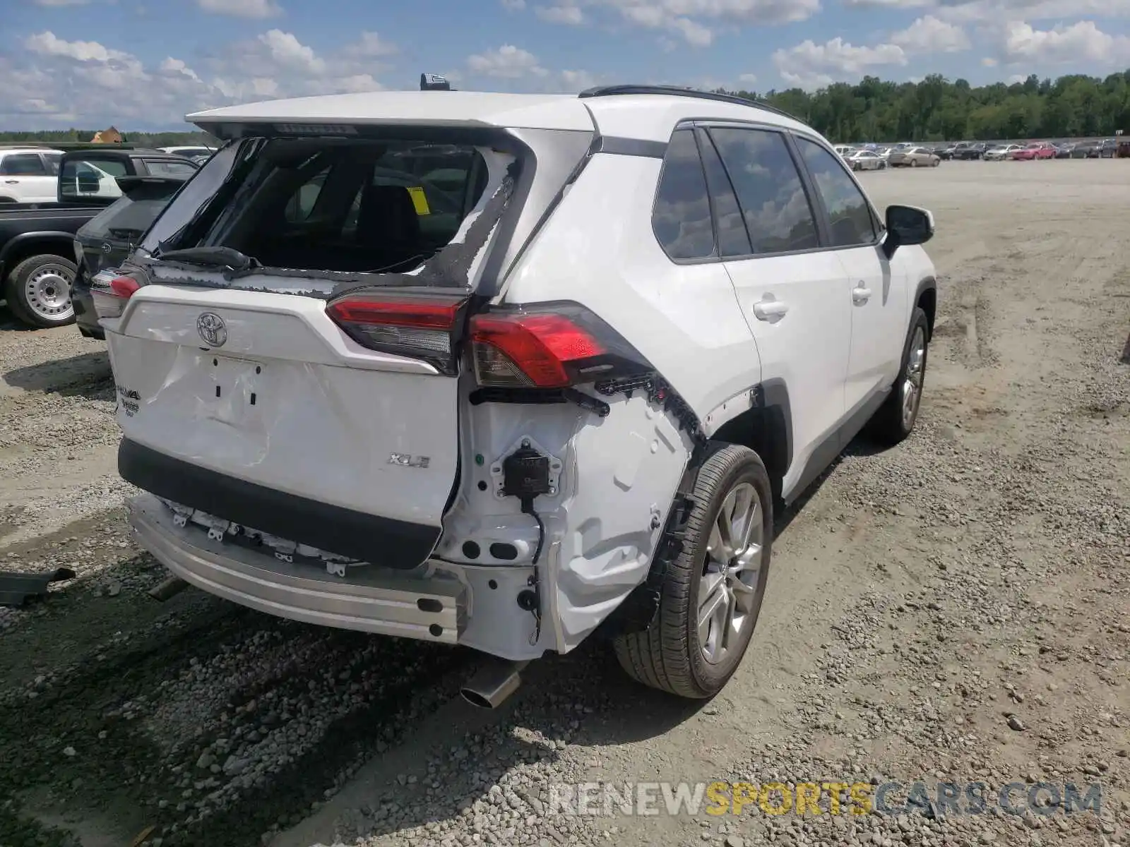 3 Photograph of a damaged car 2T3C1RFV4LC068305 TOYOTA RAV4 2020