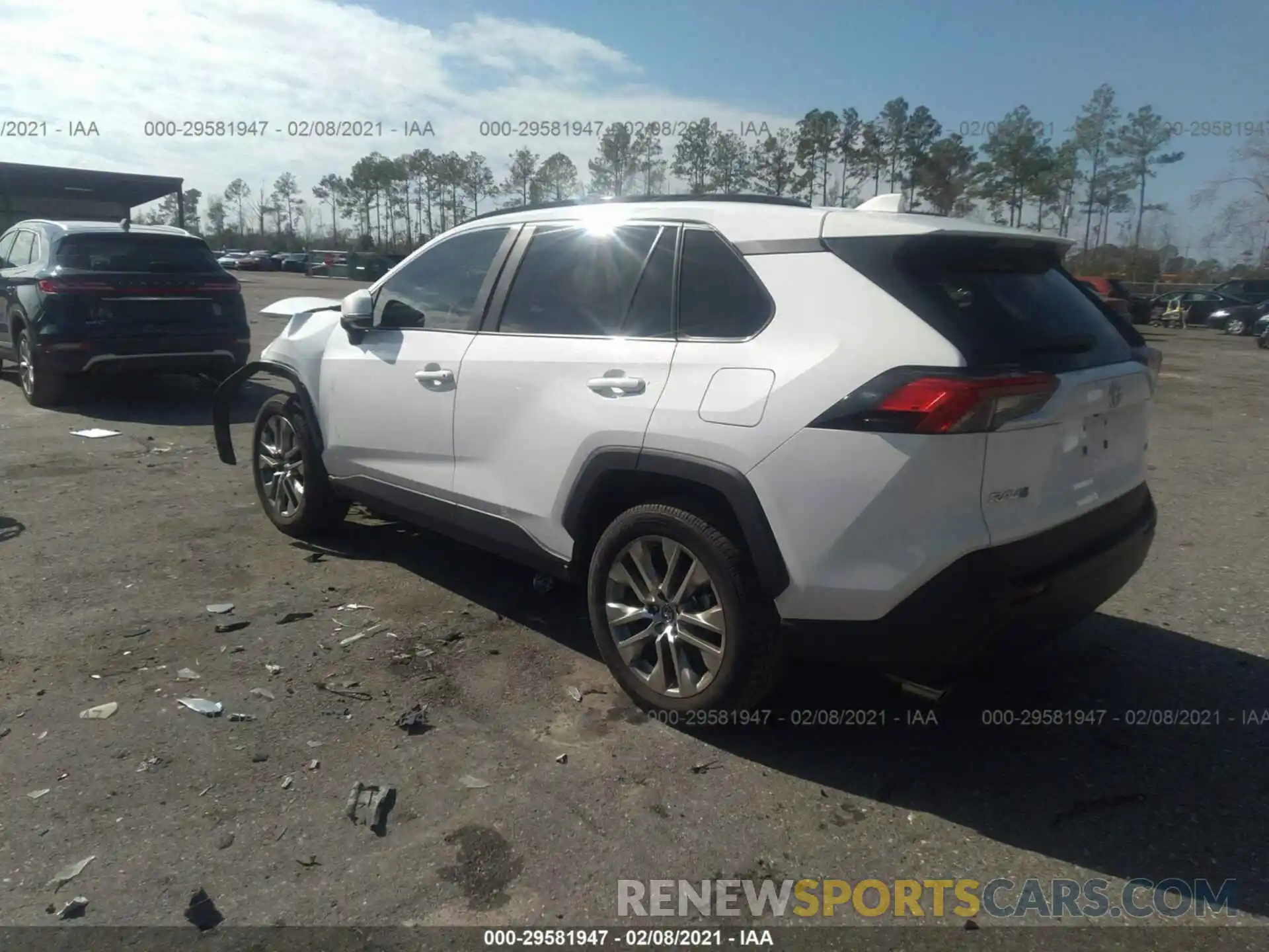 3 Photograph of a damaged car 2T3C1RFV4LC083323 TOYOTA RAV4 2020