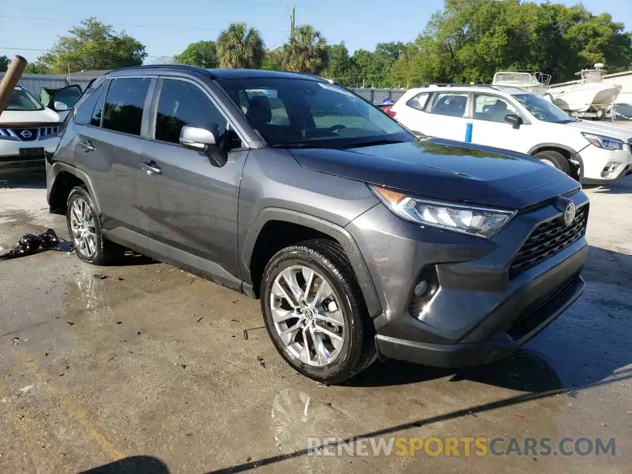 1 Photograph of a damaged car 2T3C1RFV4LC084262 TOYOTA RAV4 2020