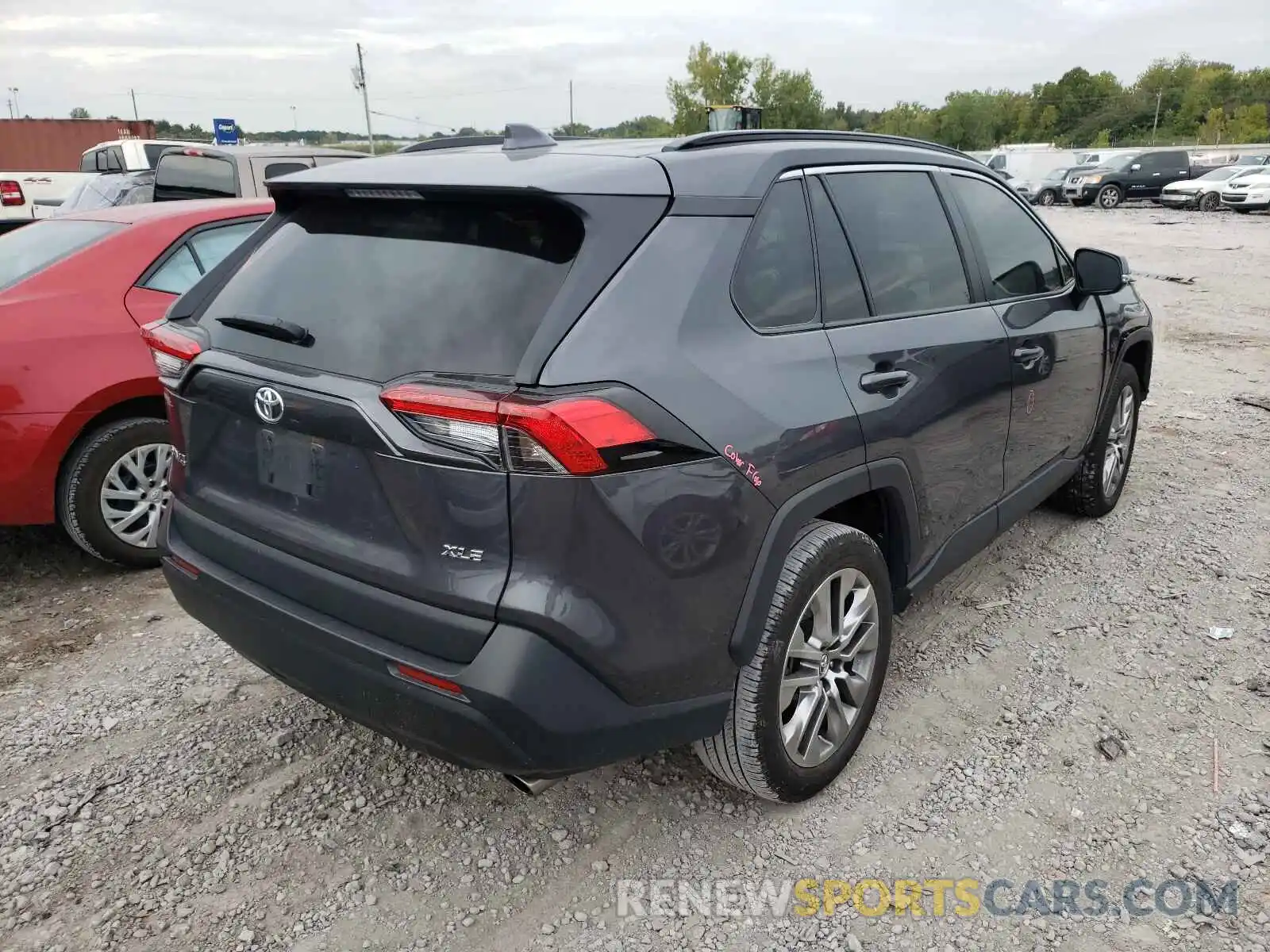 4 Photograph of a damaged car 2T3C1RFV4LW064091 TOYOTA RAV4 2020