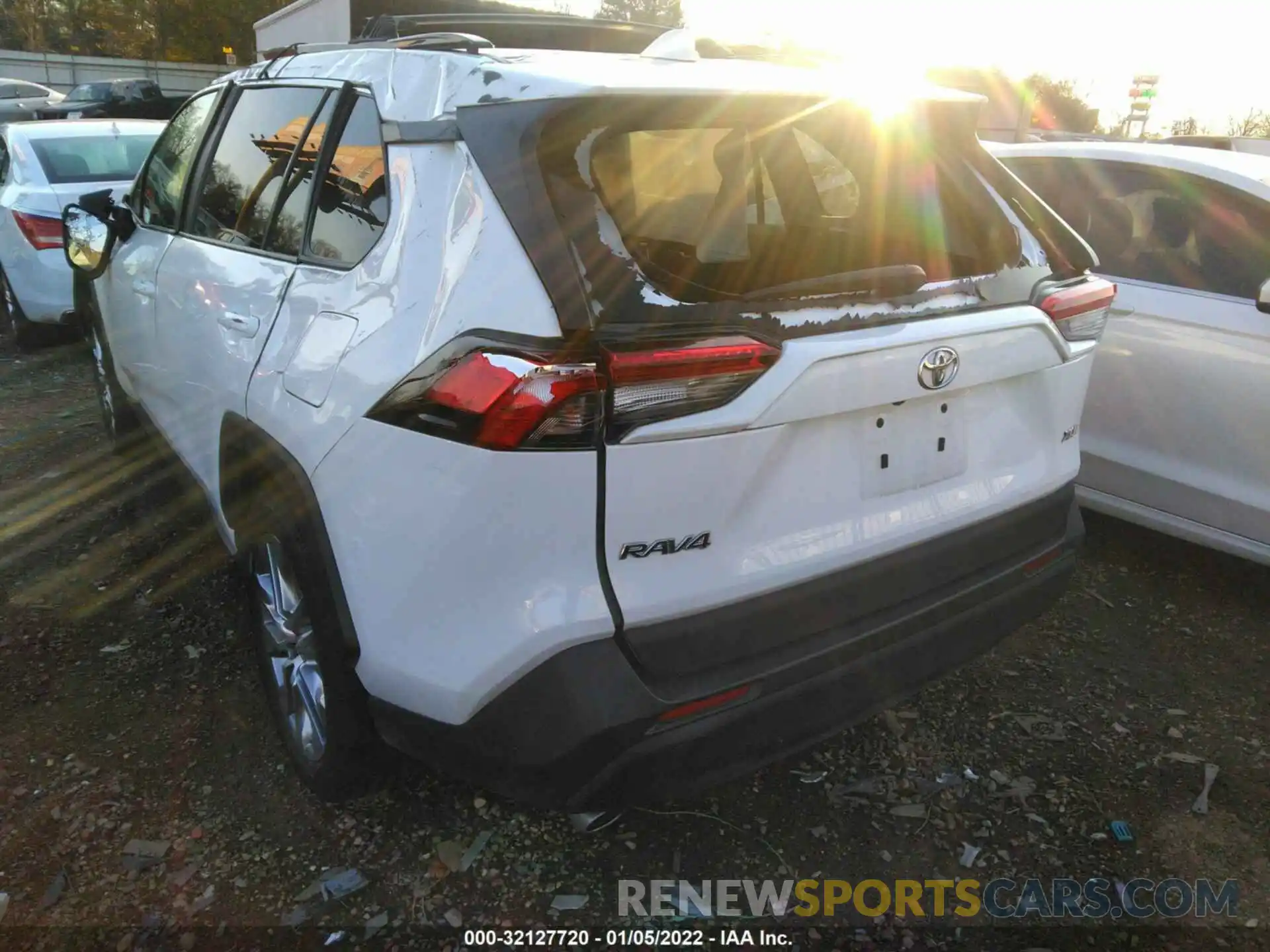 3 Photograph of a damaged car 2T3C1RFV4LW075530 TOYOTA RAV4 2020