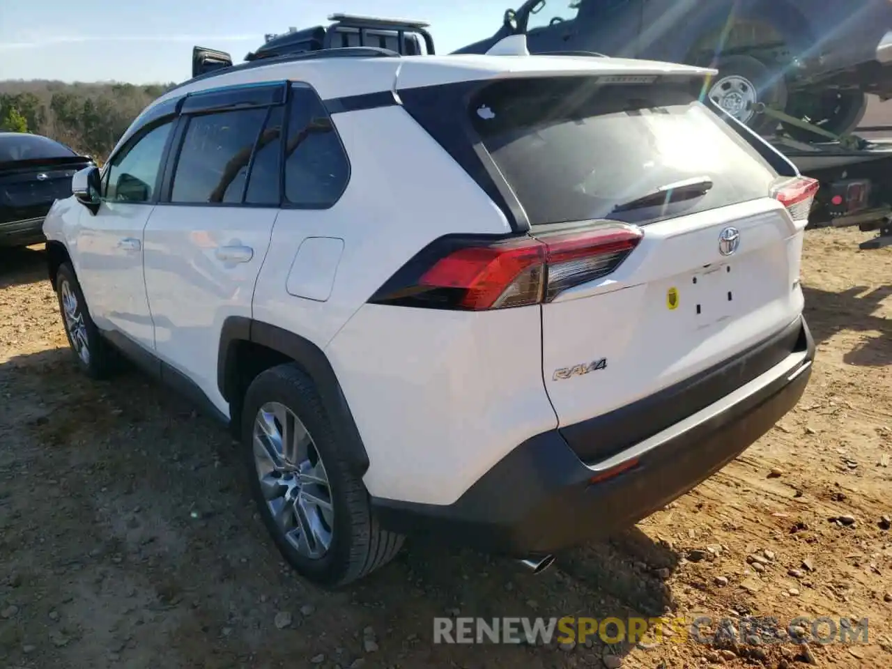 3 Photograph of a damaged car 2T3C1RFV4LW091274 TOYOTA RAV4 2020