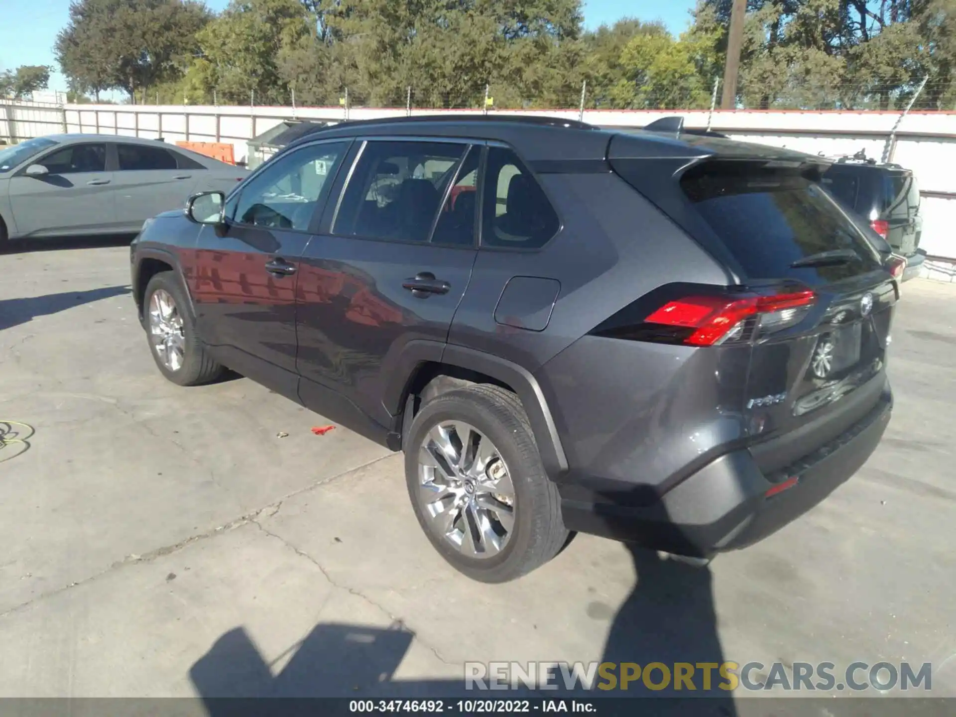 3 Photograph of a damaged car 2T3C1RFV4LW093185 TOYOTA RAV4 2020