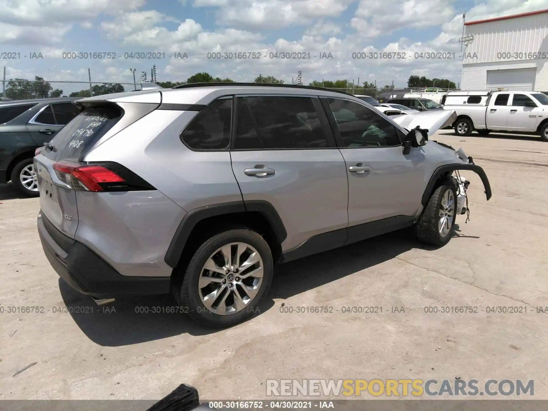 4 Photograph of a damaged car 2T3C1RFV4LW094790 TOYOTA RAV4 2020