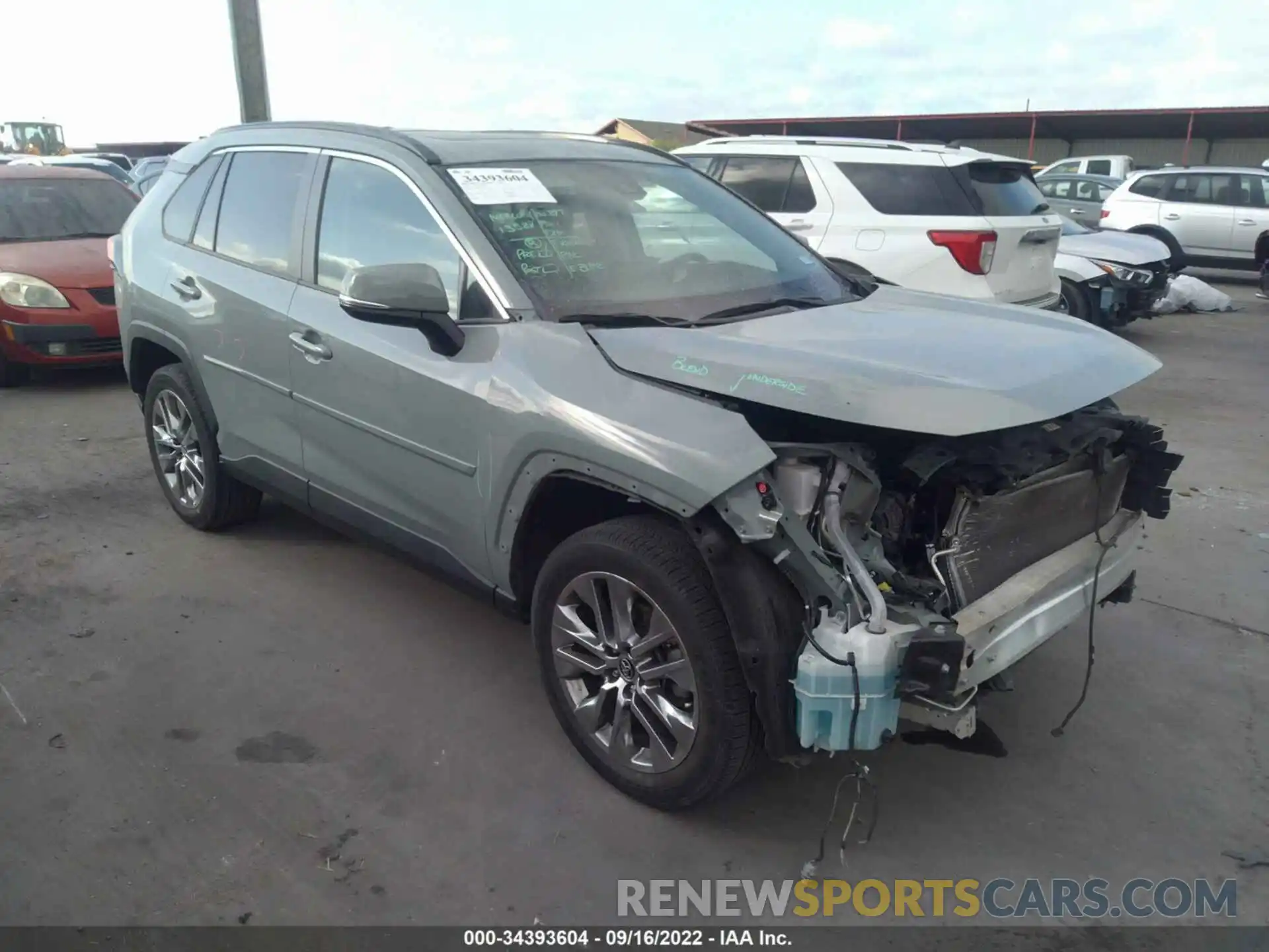 1 Photograph of a damaged car 2T3C1RFV5LC043770 TOYOTA RAV4 2020