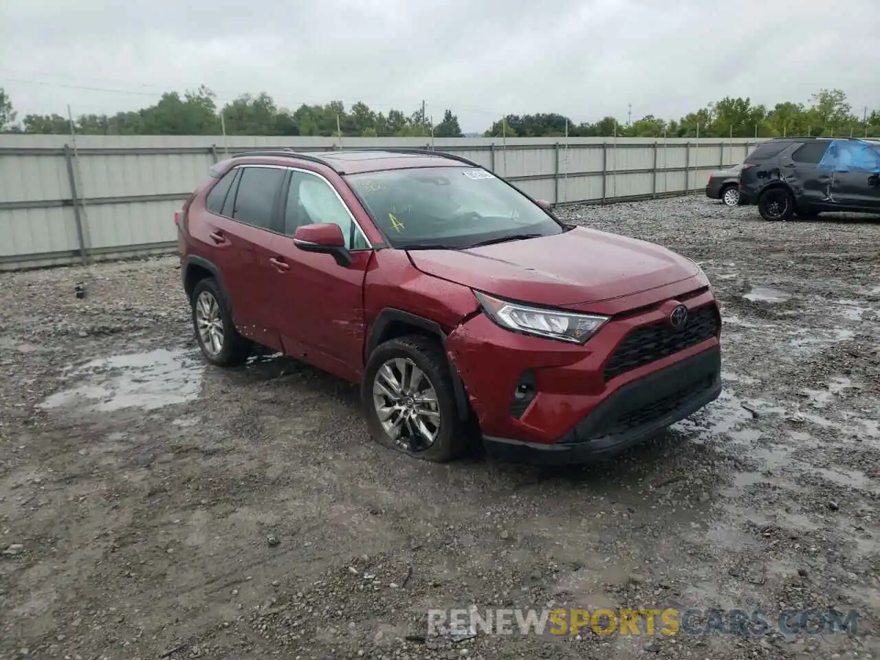 1 Photograph of a damaged car 2T3C1RFV5LC067132 TOYOTA RAV4 2020