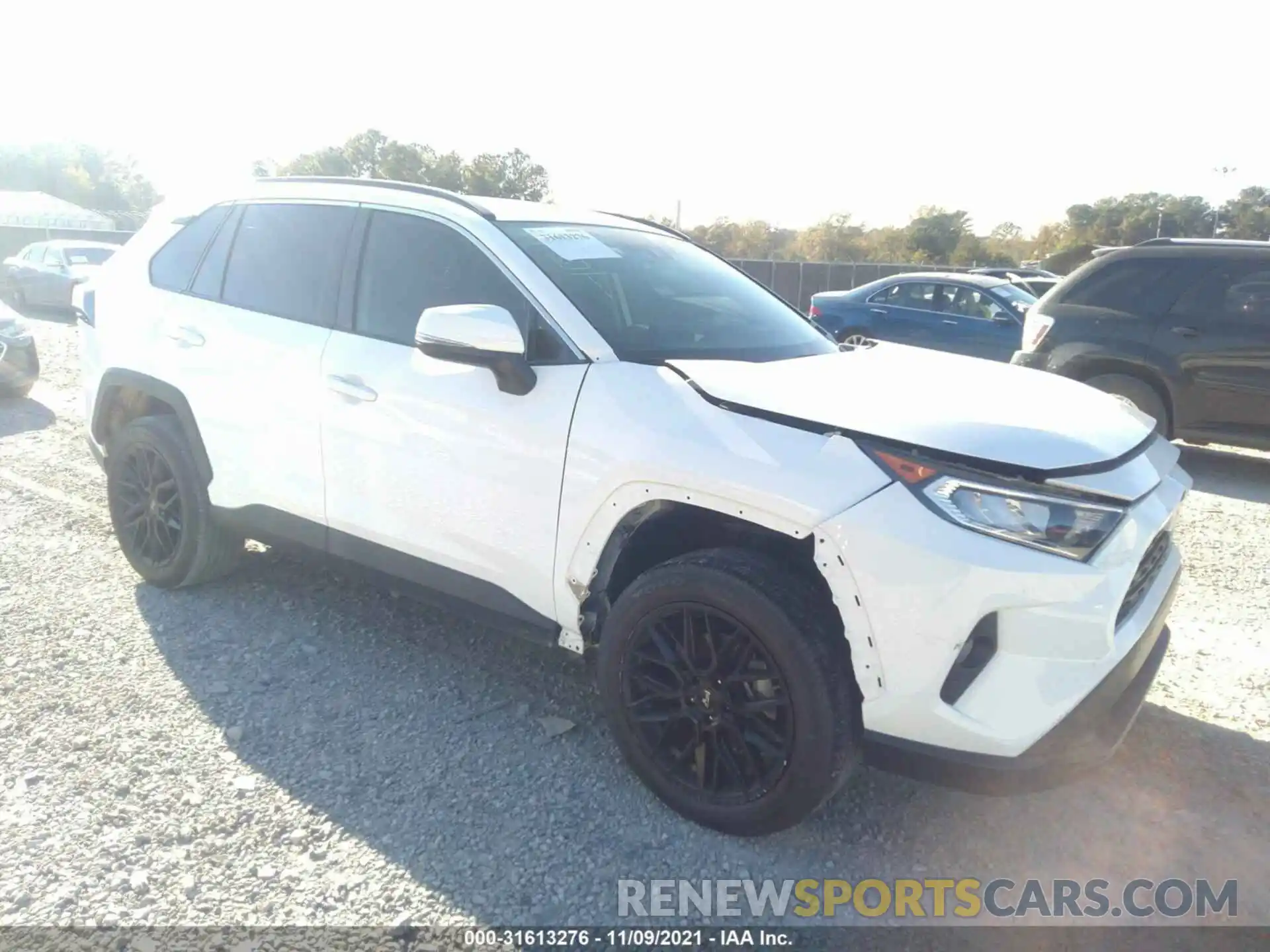 1 Photograph of a damaged car 2T3C1RFV5LW059420 TOYOTA RAV4 2020