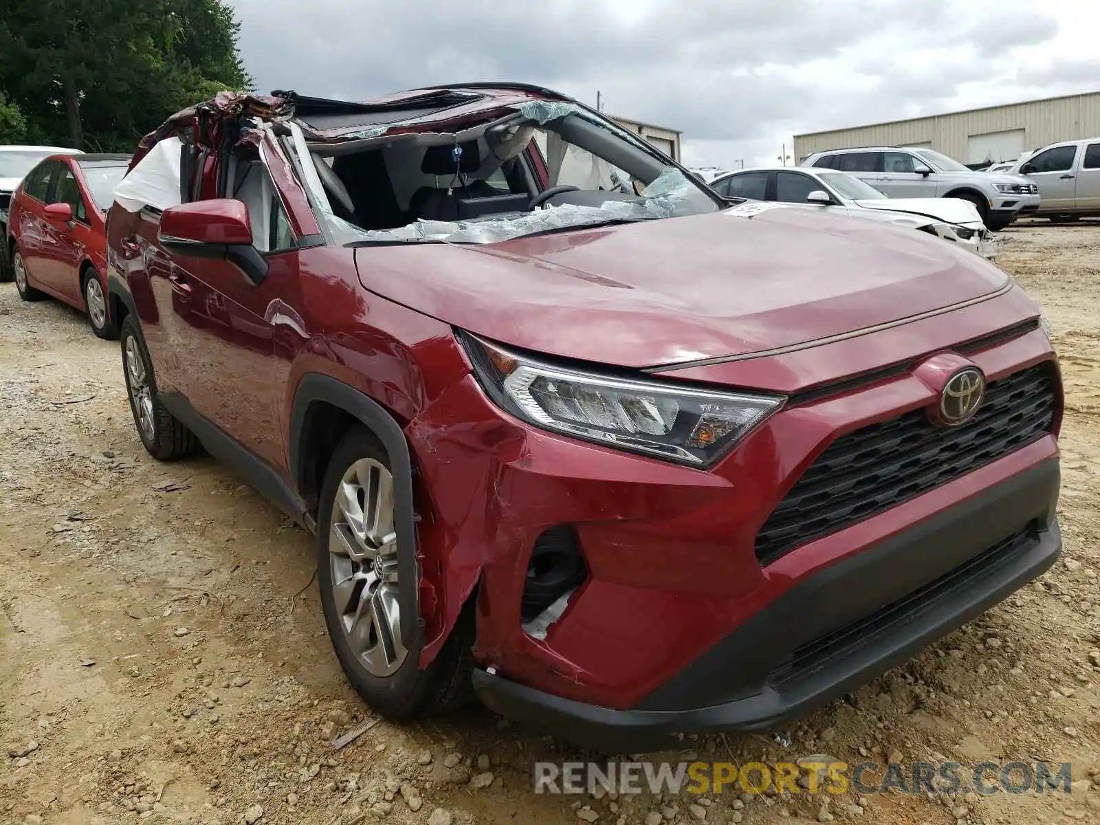 1 Photograph of a damaged car 2T3C1RFV5LW061815 TOYOTA RAV4 2020