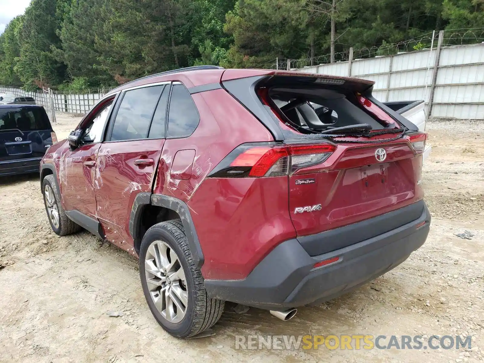 3 Photograph of a damaged car 2T3C1RFV5LW061815 TOYOTA RAV4 2020