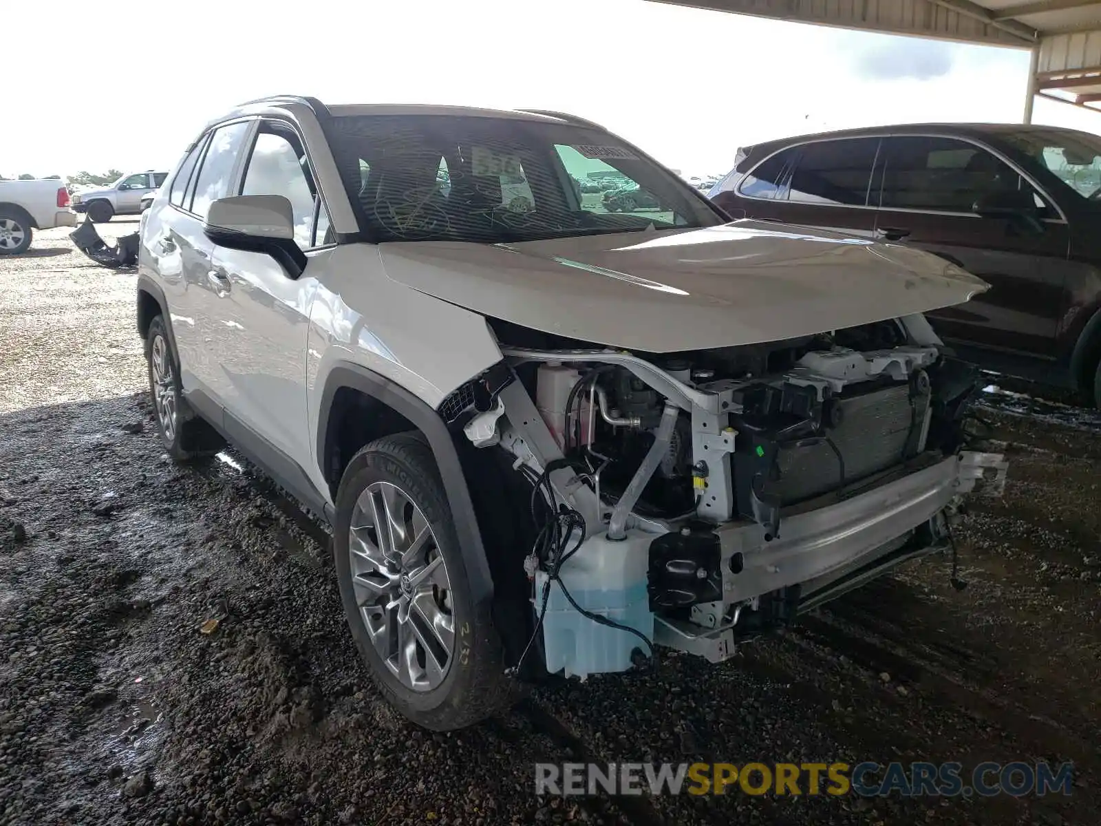 1 Photograph of a damaged car 2T3C1RFV5LW070630 TOYOTA RAV4 2020