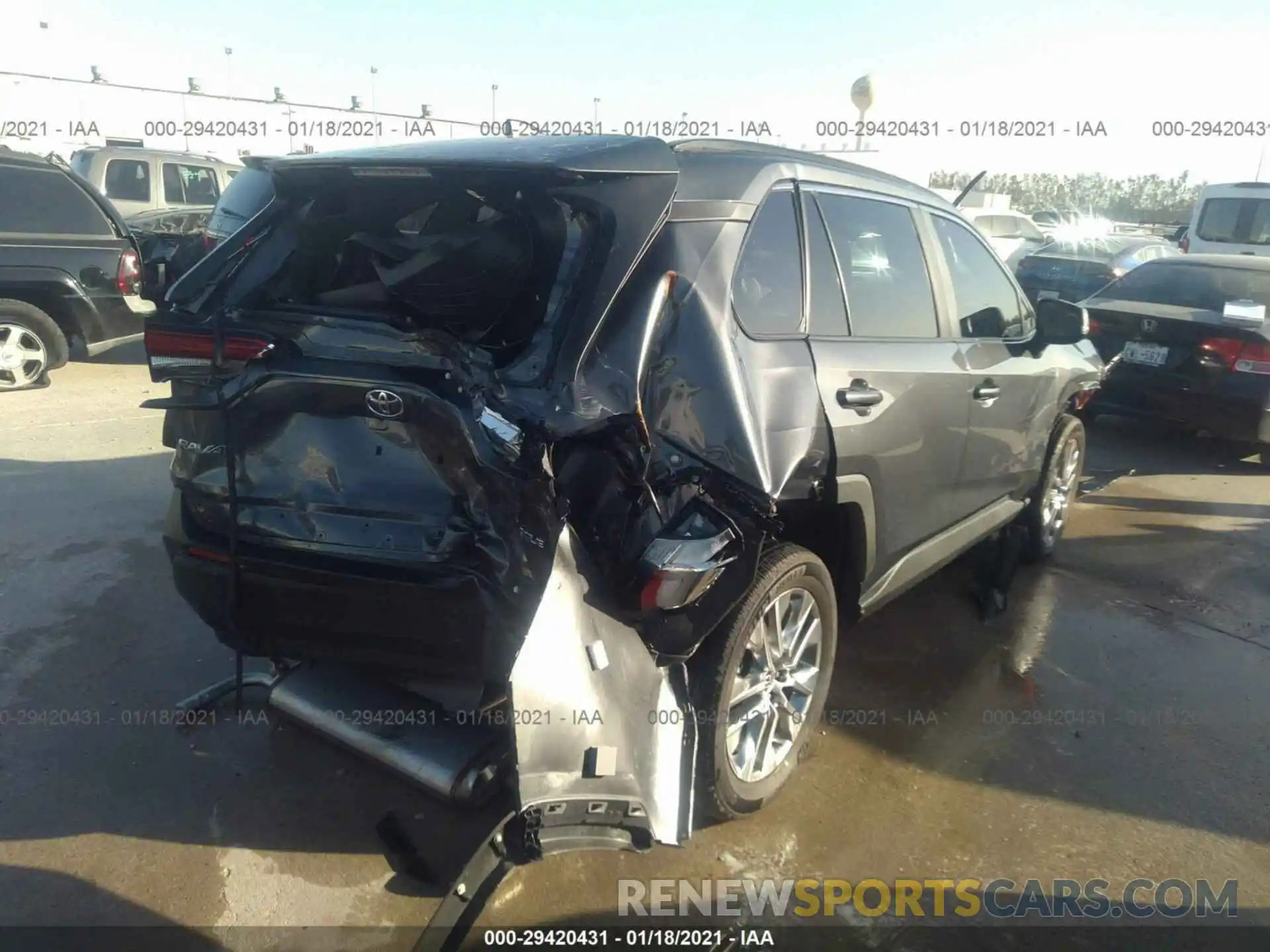 4 Photograph of a damaged car 2T3C1RFV5LW082289 TOYOTA RAV4 2020