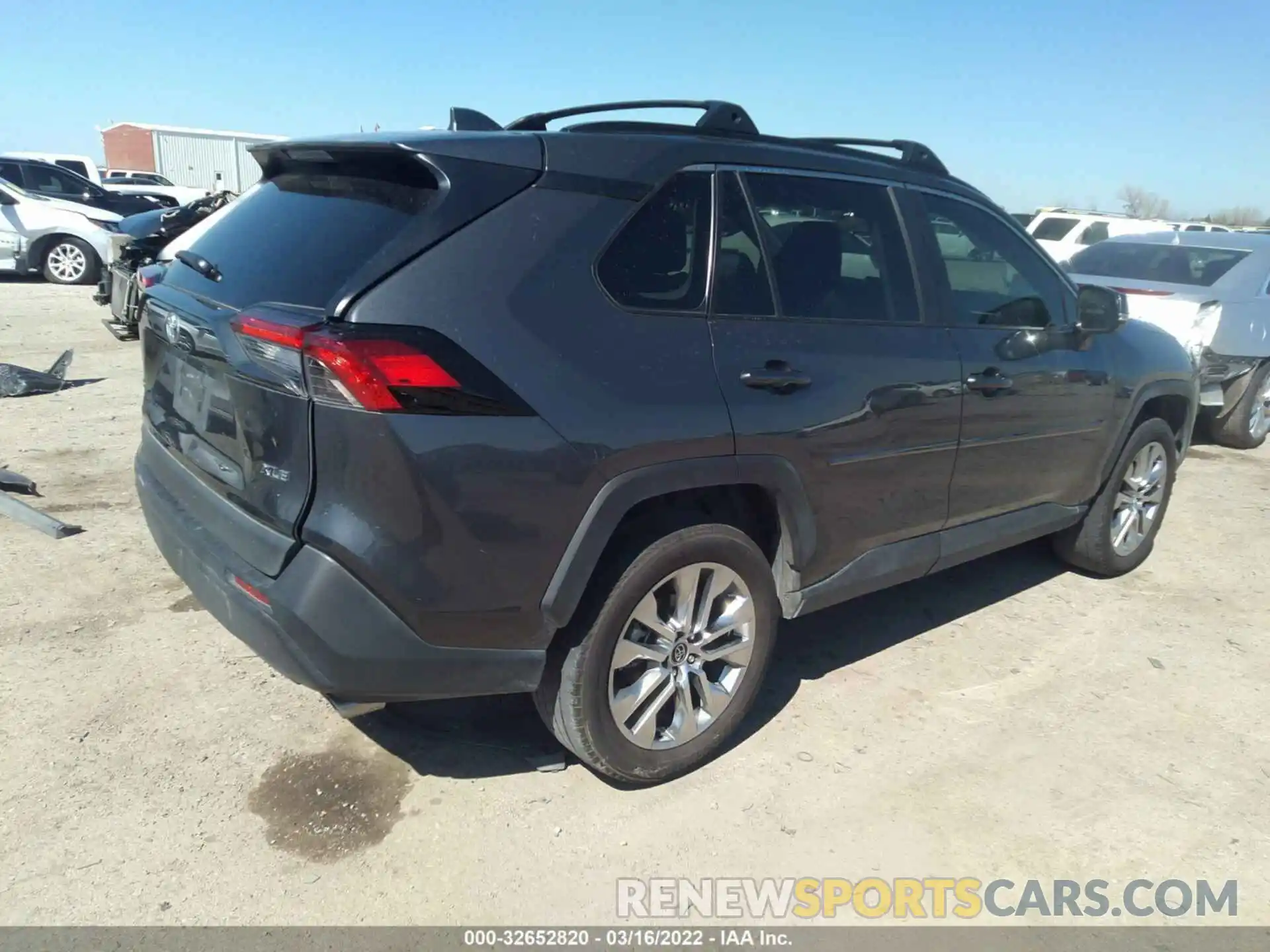 4 Photograph of a damaged car 2T3C1RFV5LW082549 TOYOTA RAV4 2020