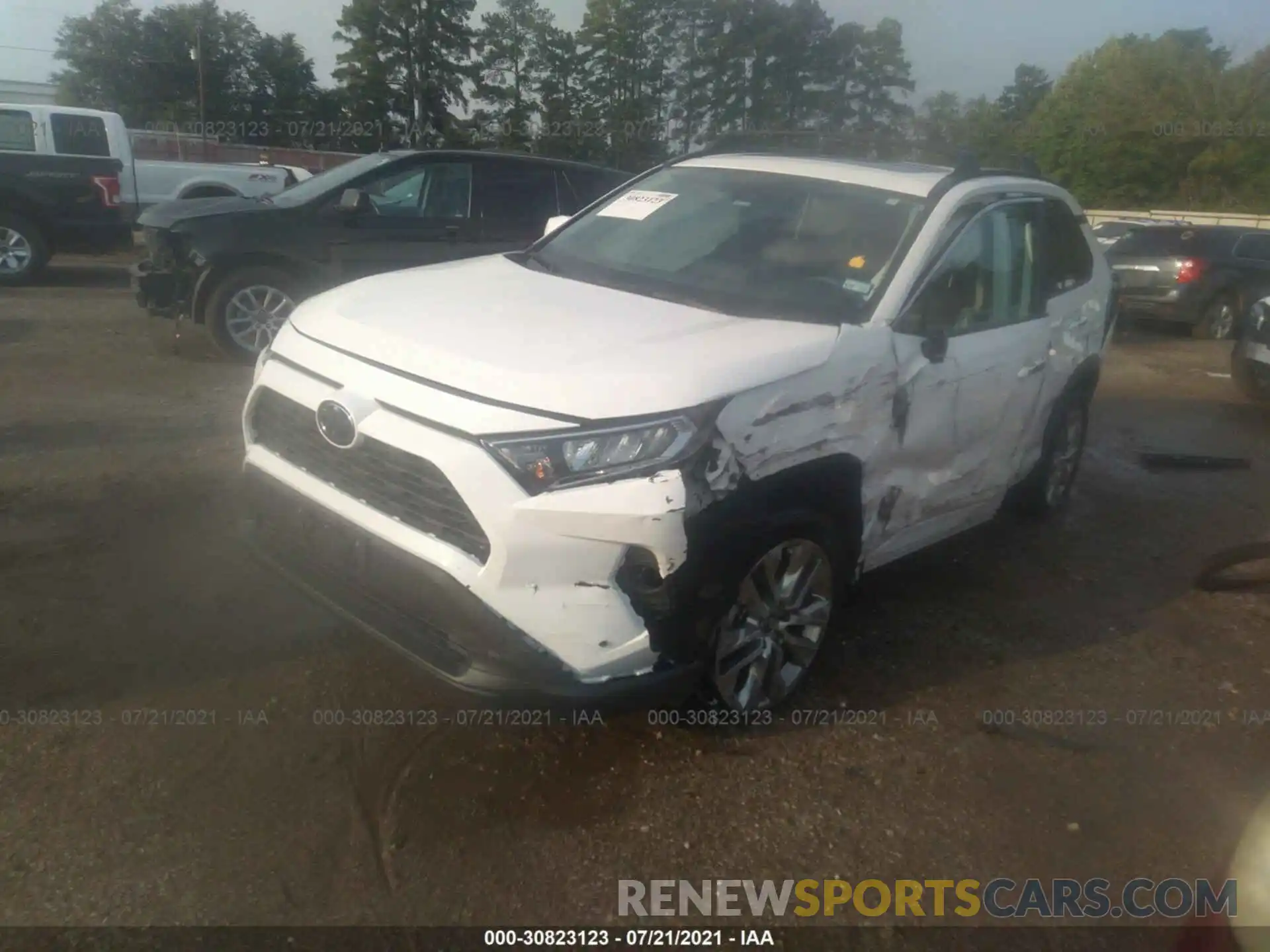 2 Photograph of a damaged car 2T3C1RFV5LW084303 TOYOTA RAV4 2020