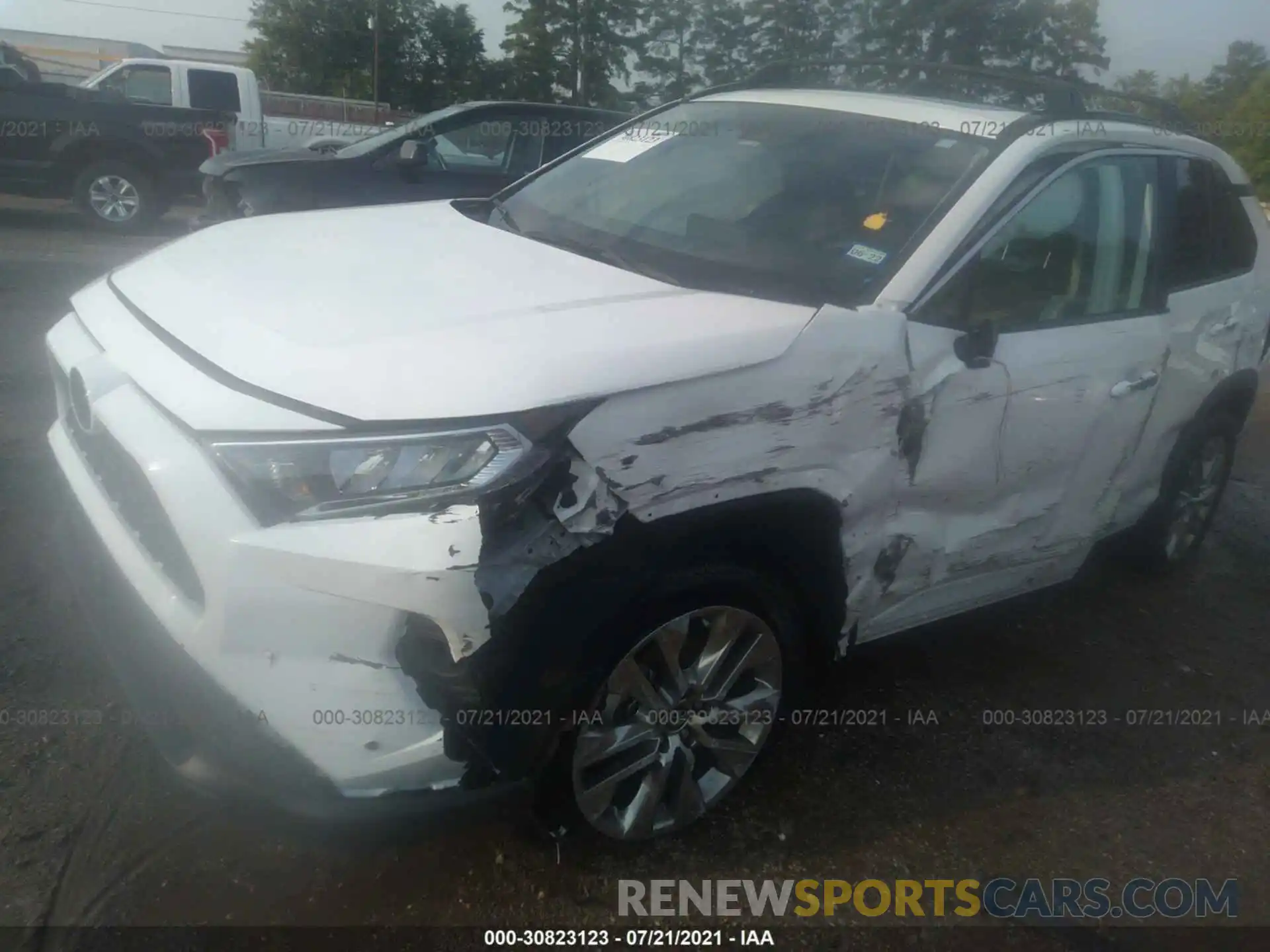 6 Photograph of a damaged car 2T3C1RFV5LW084303 TOYOTA RAV4 2020