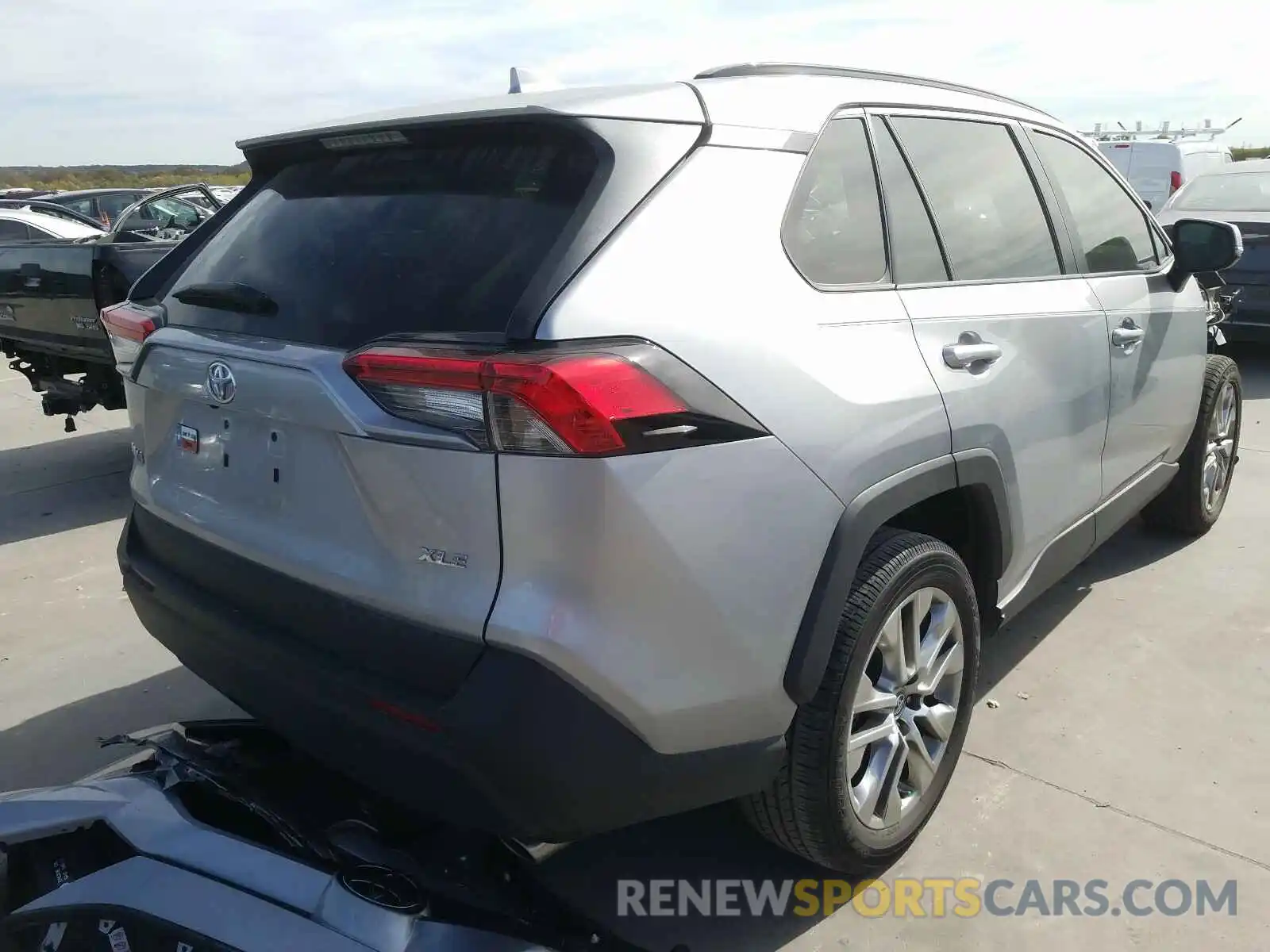 4 Photograph of a damaged car 2T3C1RFV6LC035953 TOYOTA RAV4 2020