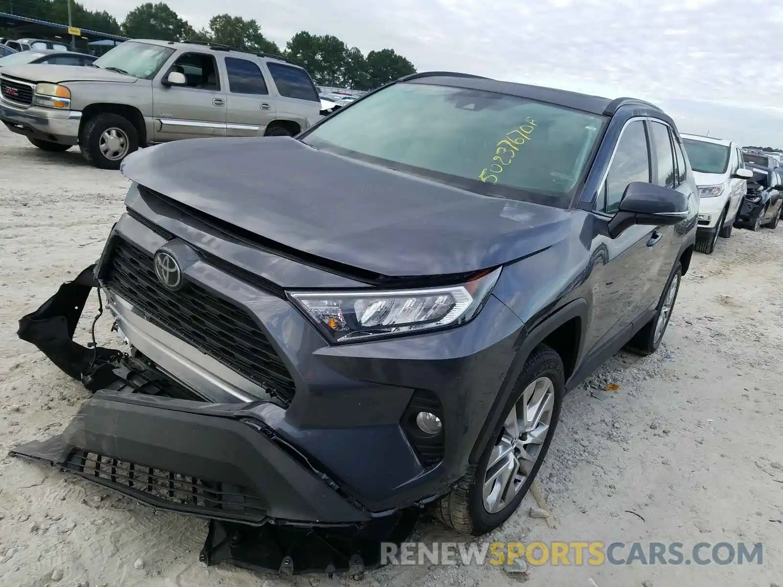 2 Photograph of a damaged car 2T3C1RFV6LC071836 TOYOTA RAV4 2020