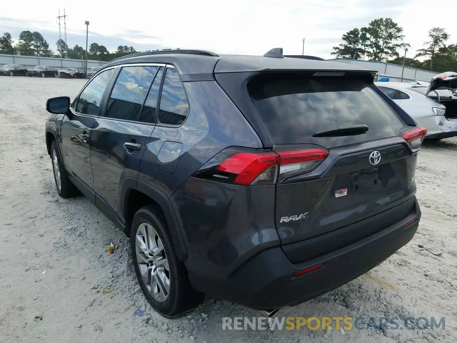 3 Photograph of a damaged car 2T3C1RFV6LC071836 TOYOTA RAV4 2020