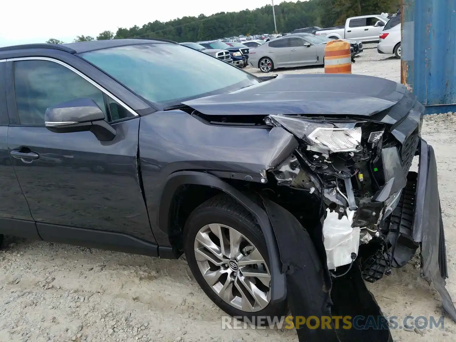 9 Photograph of a damaged car 2T3C1RFV6LC071836 TOYOTA RAV4 2020