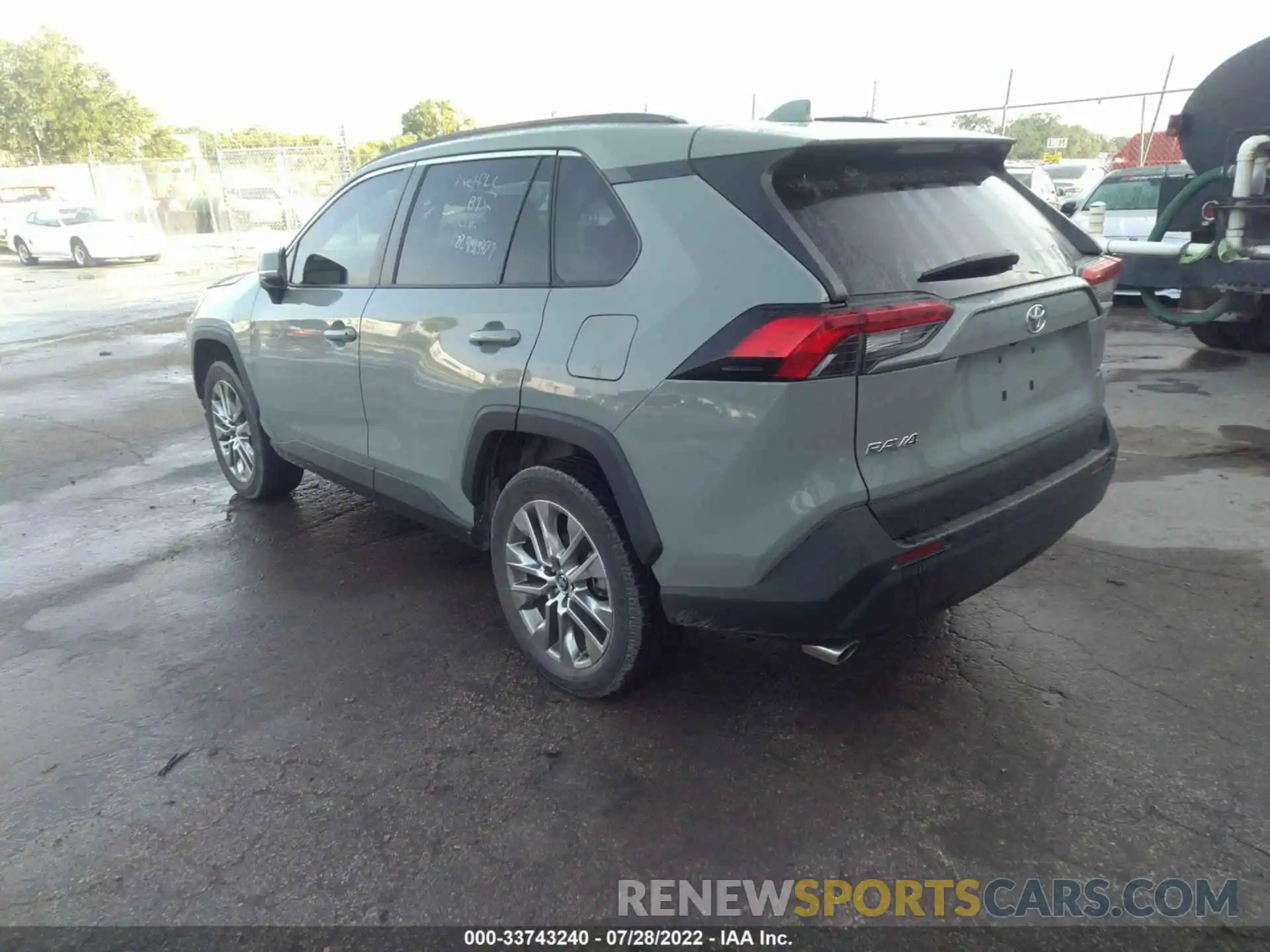 3 Photograph of a damaged car 2T3C1RFV6LW060012 TOYOTA RAV4 2020