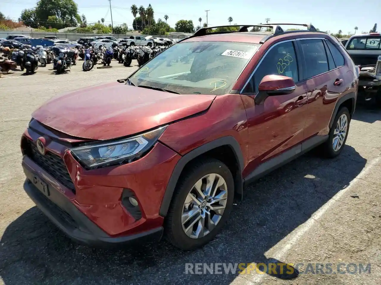 2 Photograph of a damaged car 2T3C1RFV6LW060334 TOYOTA RAV4 2020