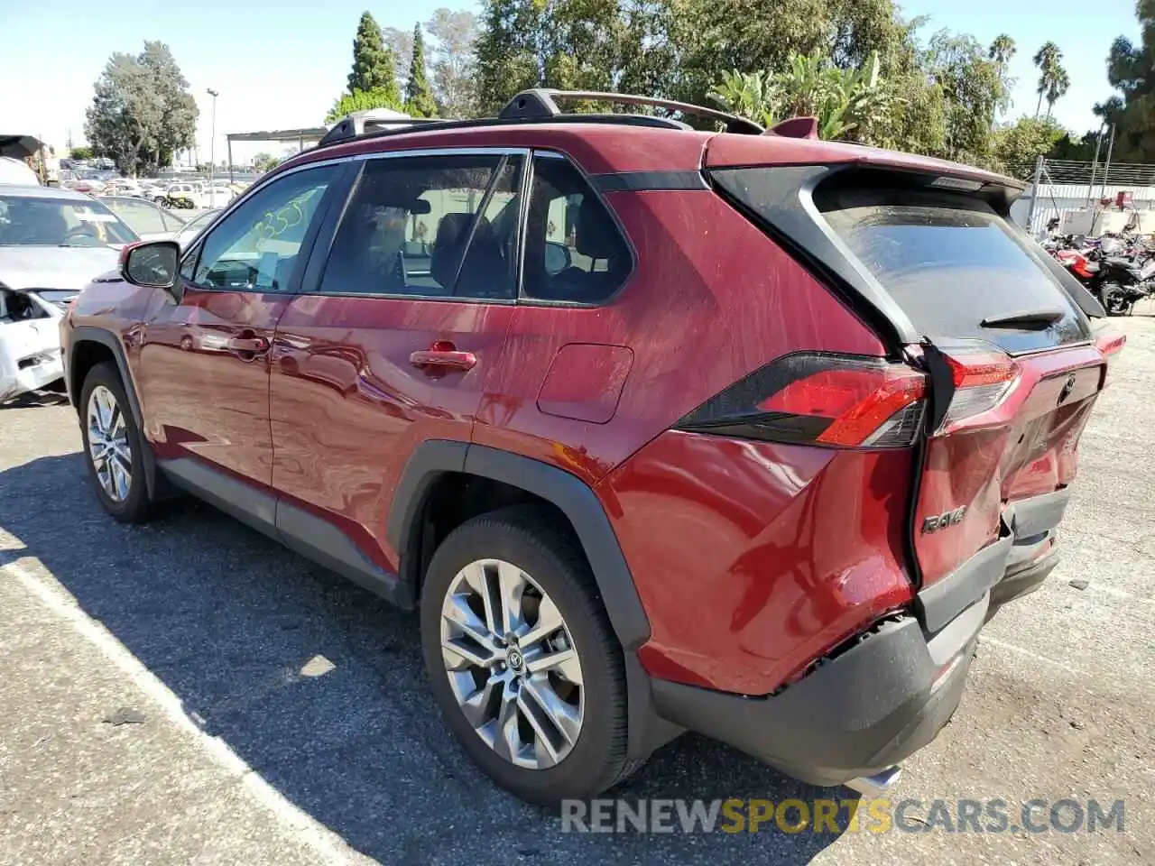 3 Photograph of a damaged car 2T3C1RFV6LW060334 TOYOTA RAV4 2020