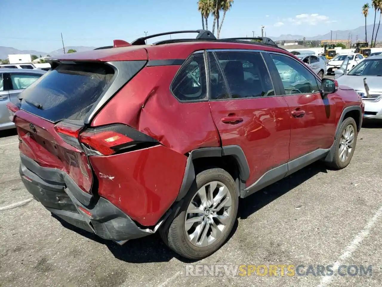 4 Photograph of a damaged car 2T3C1RFV6LW060334 TOYOTA RAV4 2020