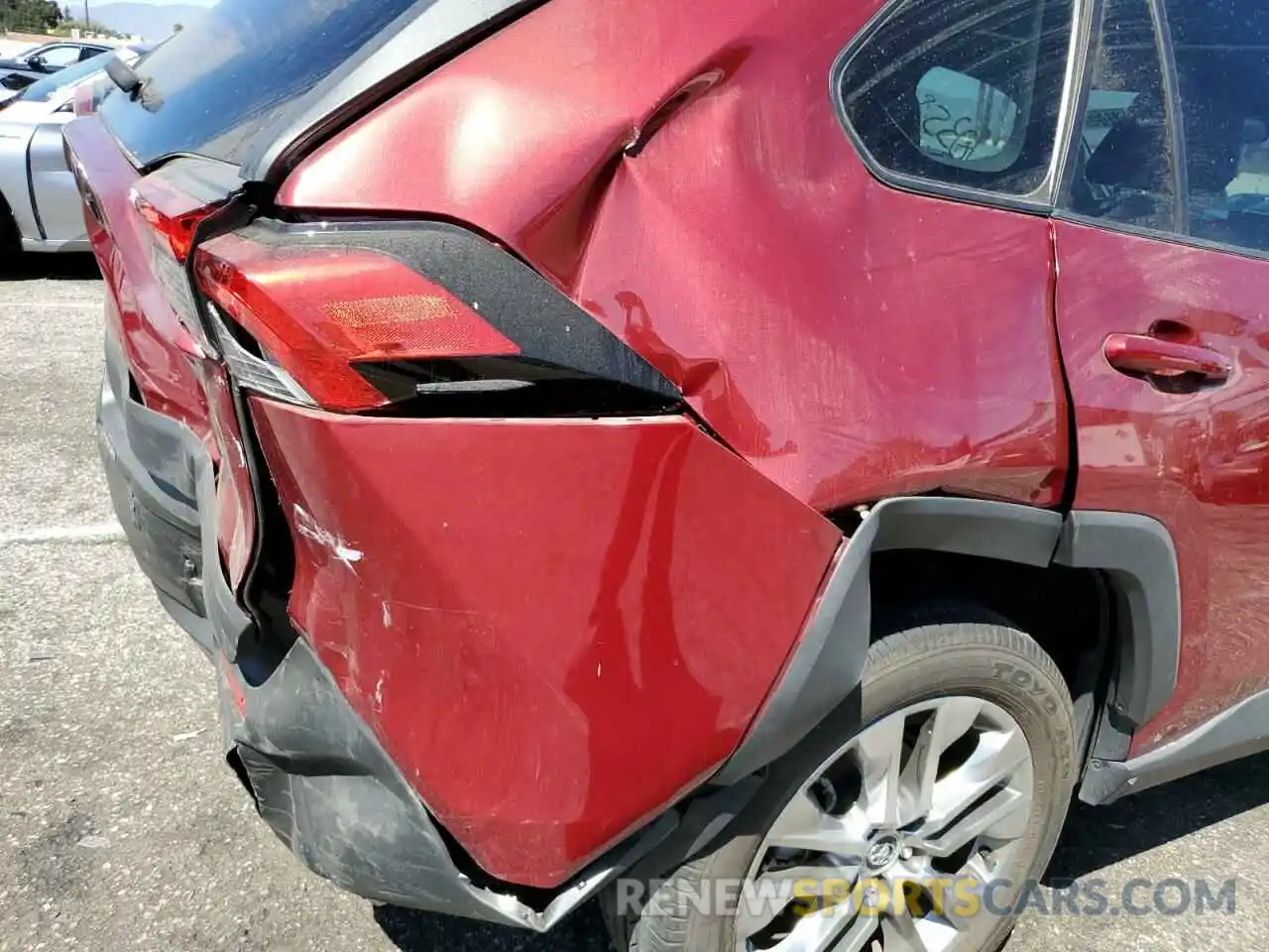 9 Photograph of a damaged car 2T3C1RFV6LW060334 TOYOTA RAV4 2020