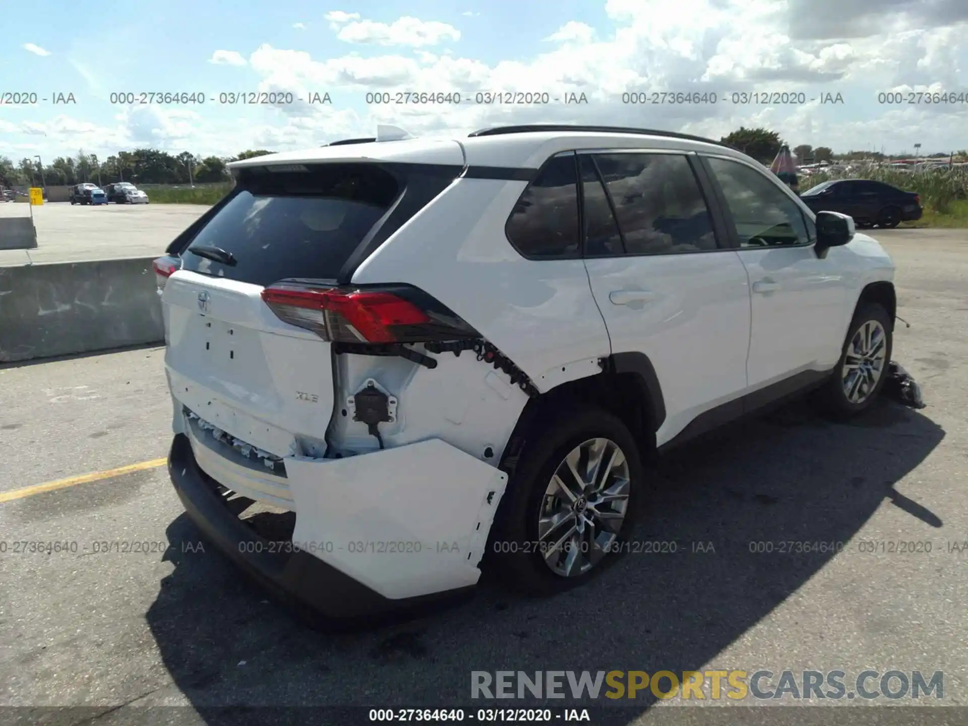 4 Photograph of a damaged car 2T3C1RFV6LW062522 TOYOTA RAV4 2020