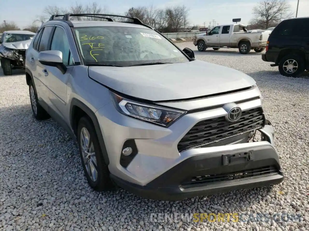 1 Photograph of a damaged car 2T3C1RFV6LW070801 TOYOTA RAV4 2020