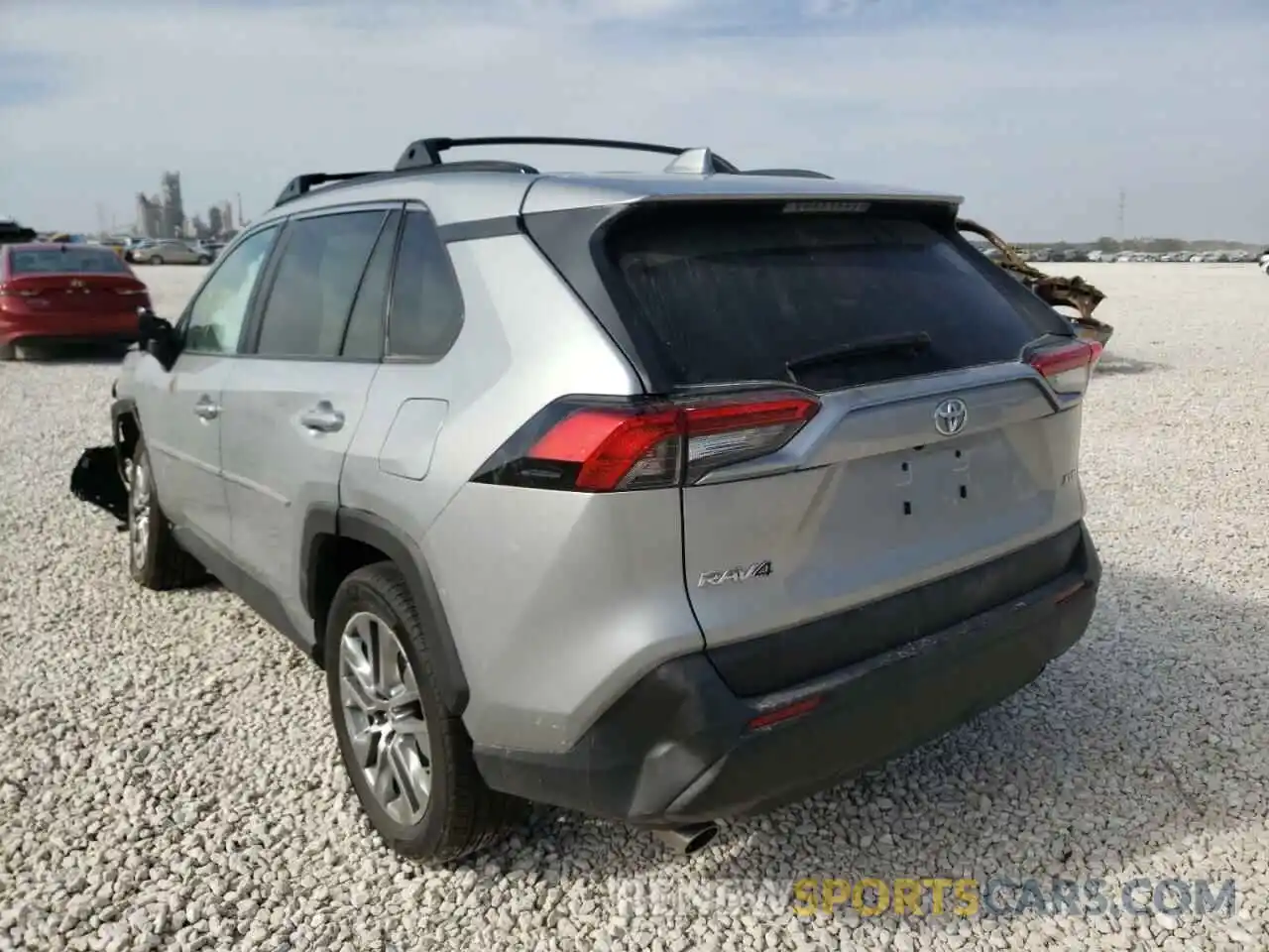 3 Фотография поврежденного автомобиля 2T3C1RFV6LW070801 TOYOTA RAV4 2020