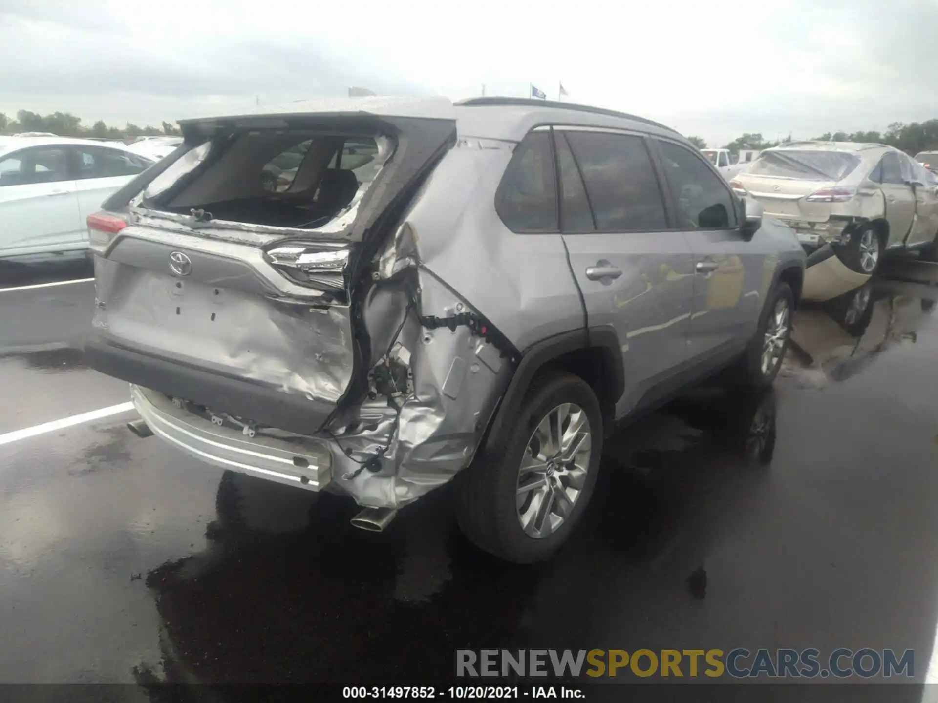 4 Photograph of a damaged car 2T3C1RFV6LW076632 TOYOTA RAV4 2020