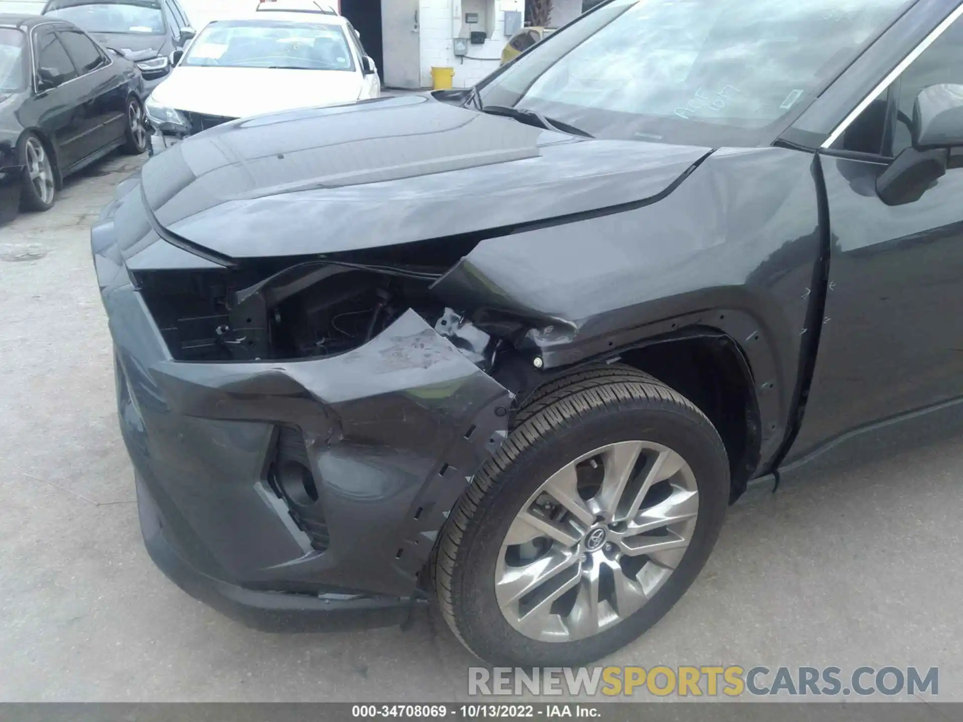 6 Photograph of a damaged car 2T3C1RFV6LW093642 TOYOTA RAV4 2020