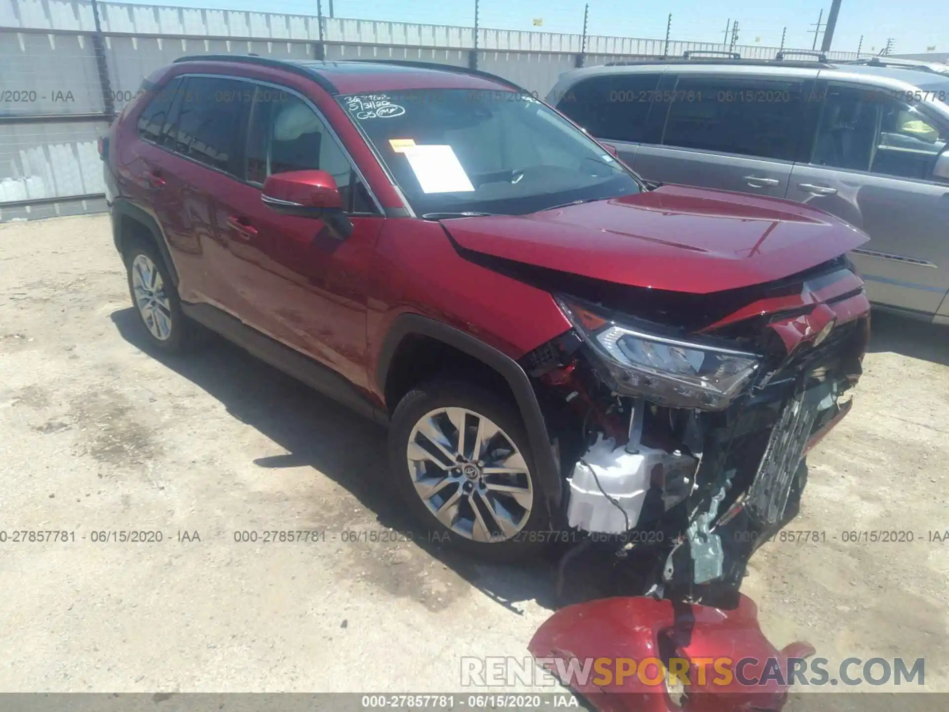 1 Photograph of a damaged car 2T3C1RFV7LC037016 TOYOTA RAV4 2020