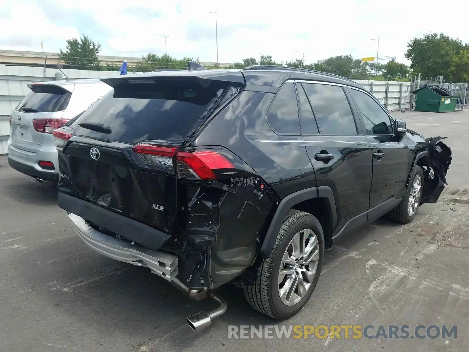 4 Photograph of a damaged car 2T3C1RFV7LC068380 TOYOTA RAV4 2020