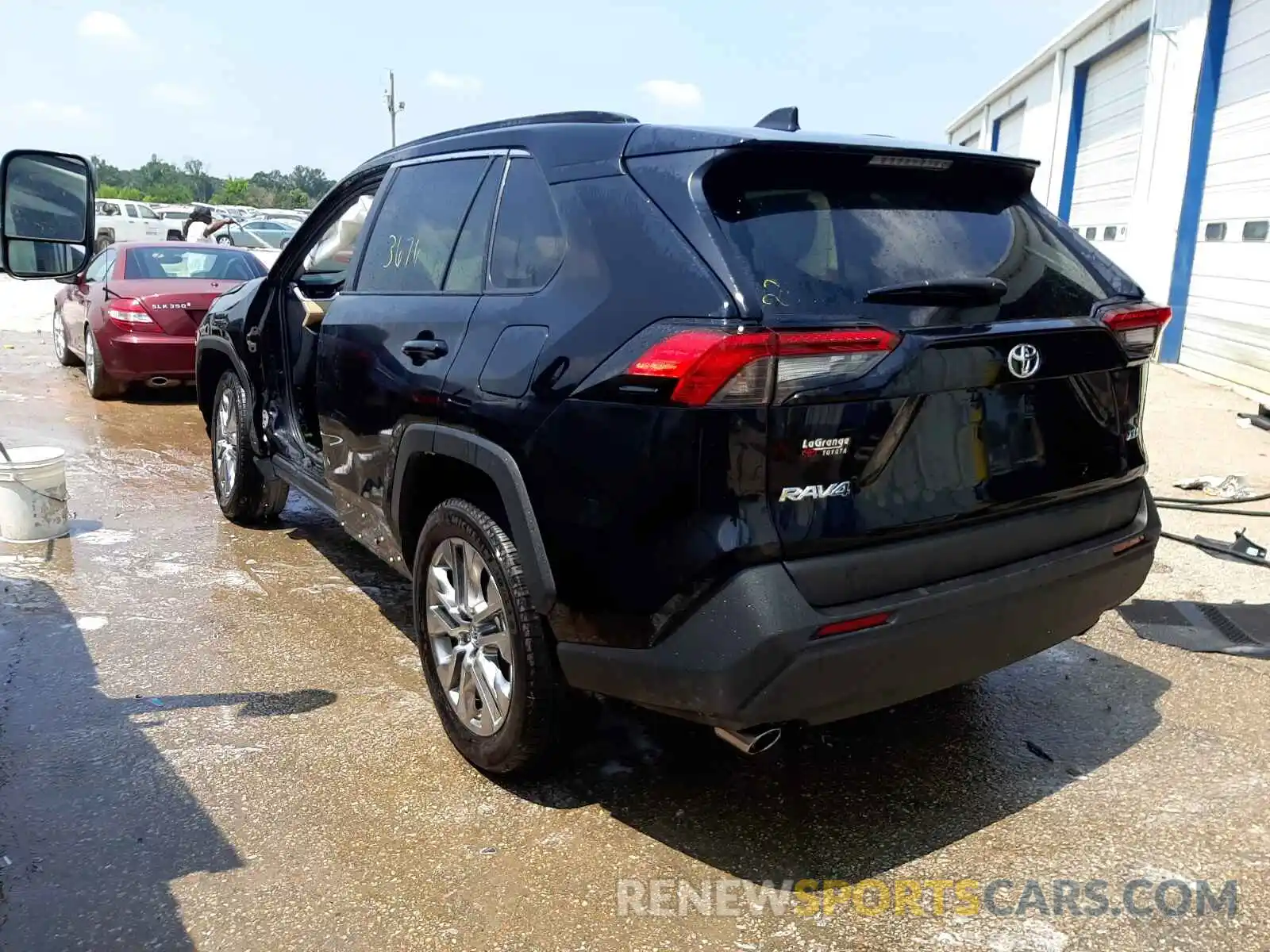 3 Photograph of a damaged car 2T3C1RFV7LC080559 TOYOTA RAV4 2020