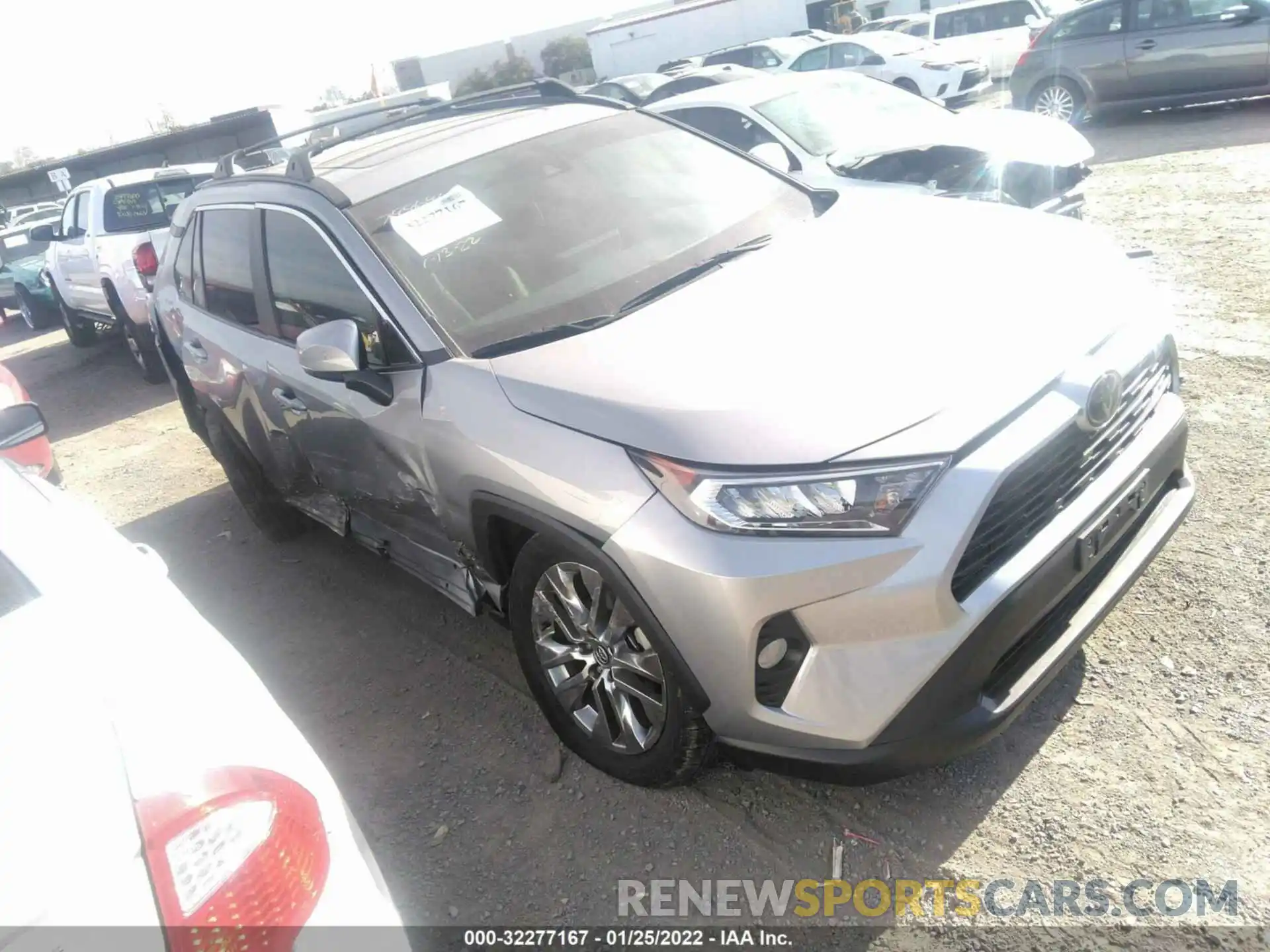 1 Photograph of a damaged car 2T3C1RFV7LW058253 TOYOTA RAV4 2020