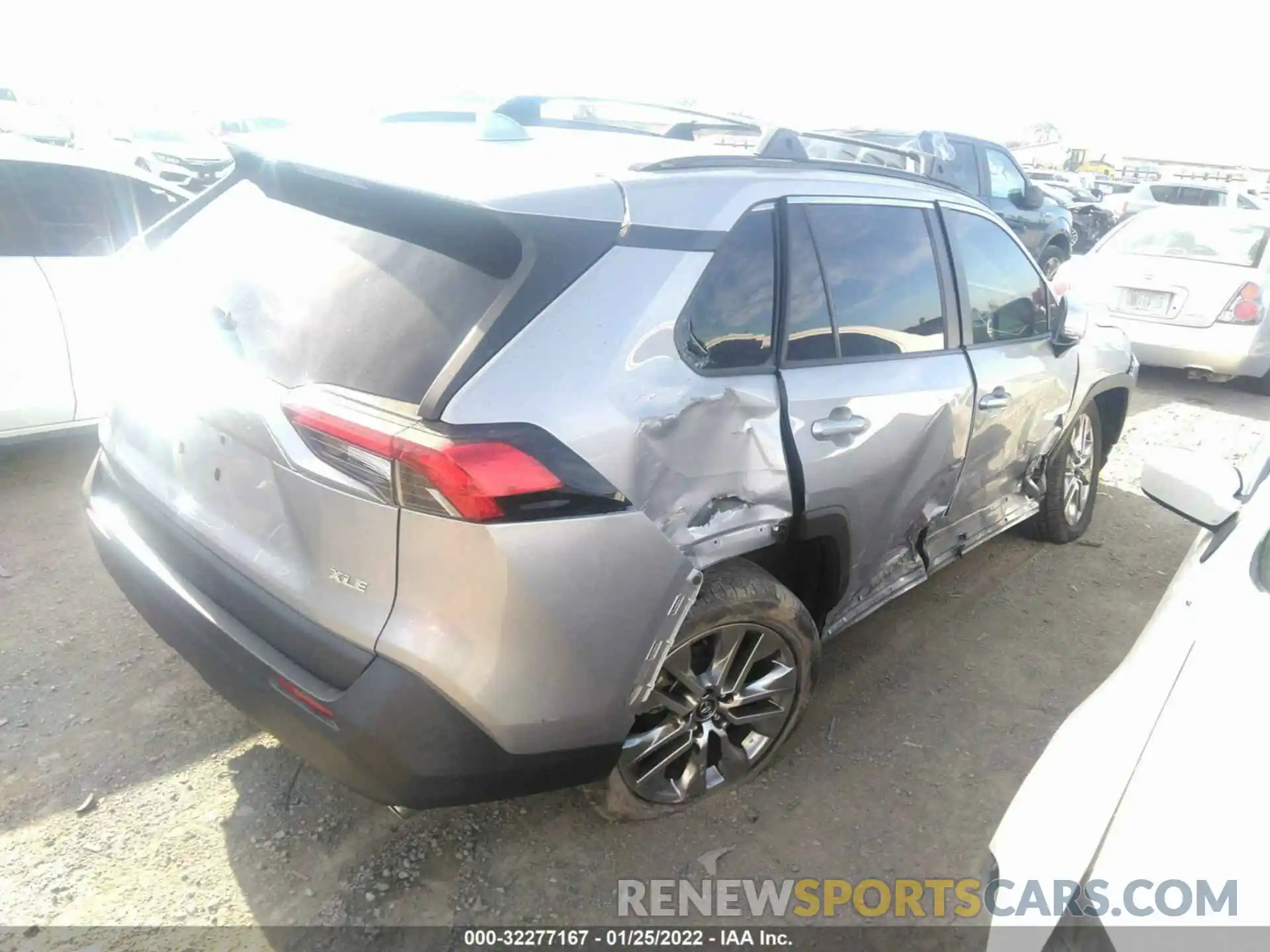 4 Photograph of a damaged car 2T3C1RFV7LW058253 TOYOTA RAV4 2020