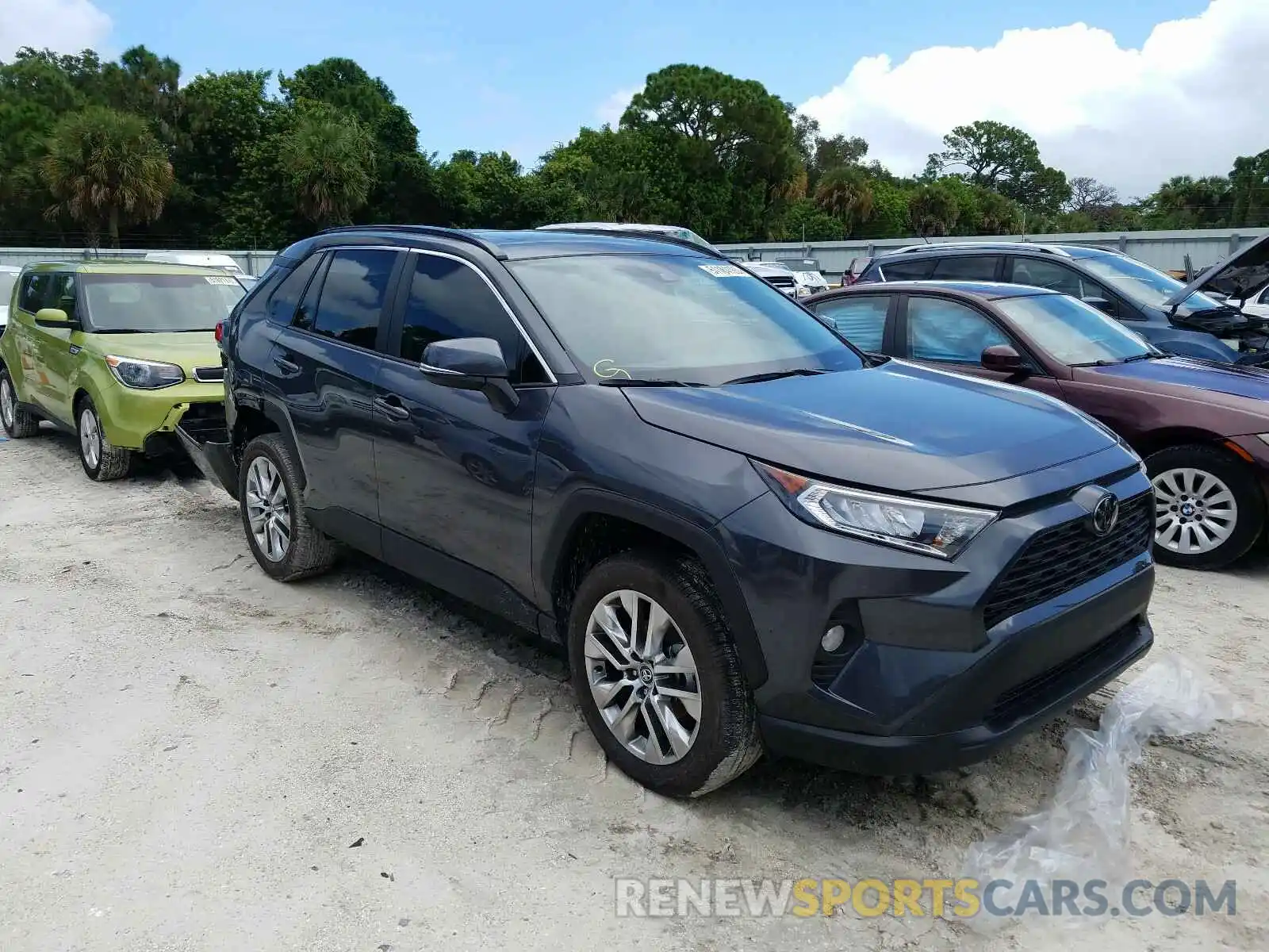 1 Photograph of a damaged car 2T3C1RFV7LW058558 TOYOTA RAV4 2020