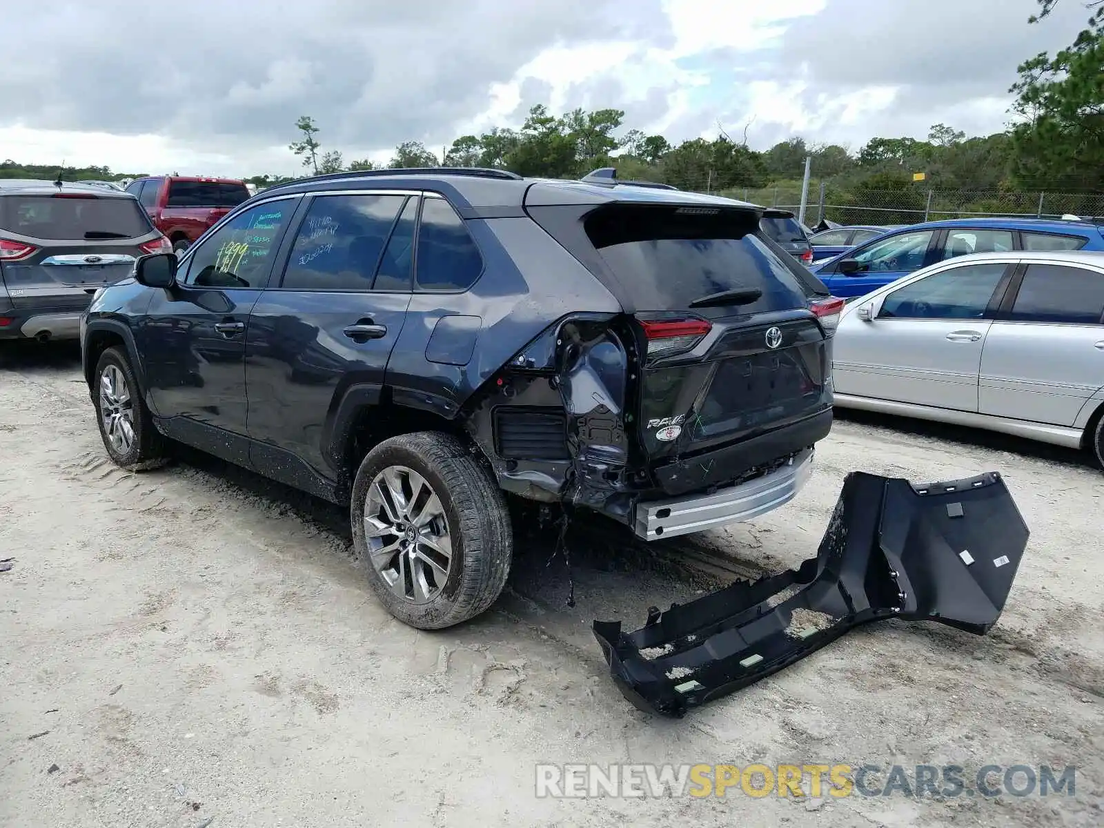 3 Photograph of a damaged car 2T3C1RFV7LW058558 TOYOTA RAV4 2020