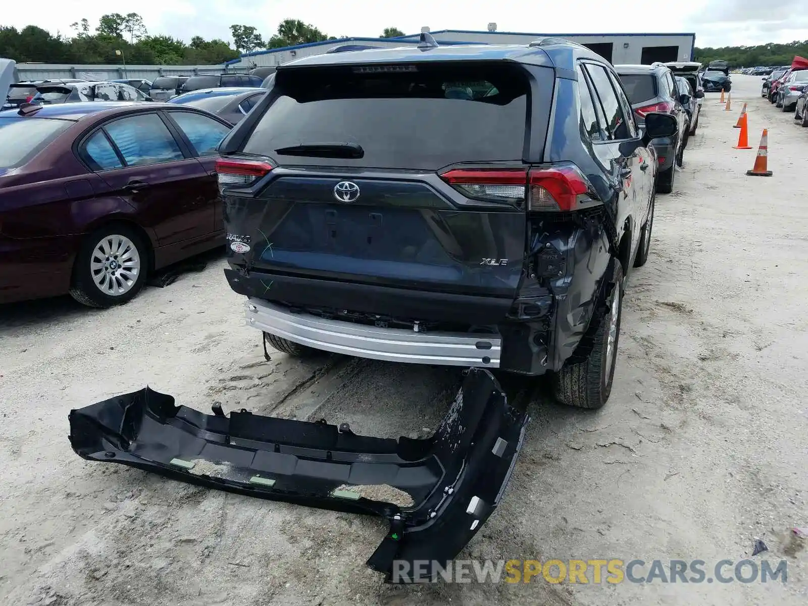 9 Photograph of a damaged car 2T3C1RFV7LW058558 TOYOTA RAV4 2020